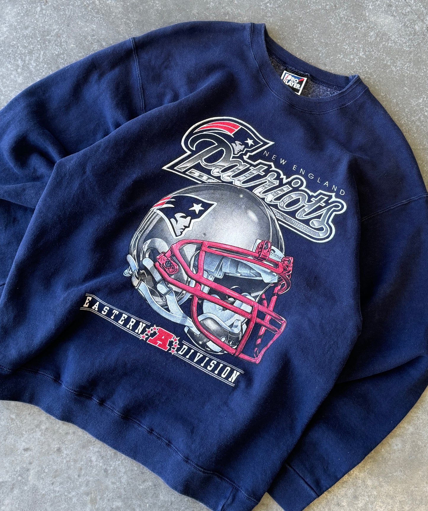 Vintage New England Patriots Helmet Sweater (L)