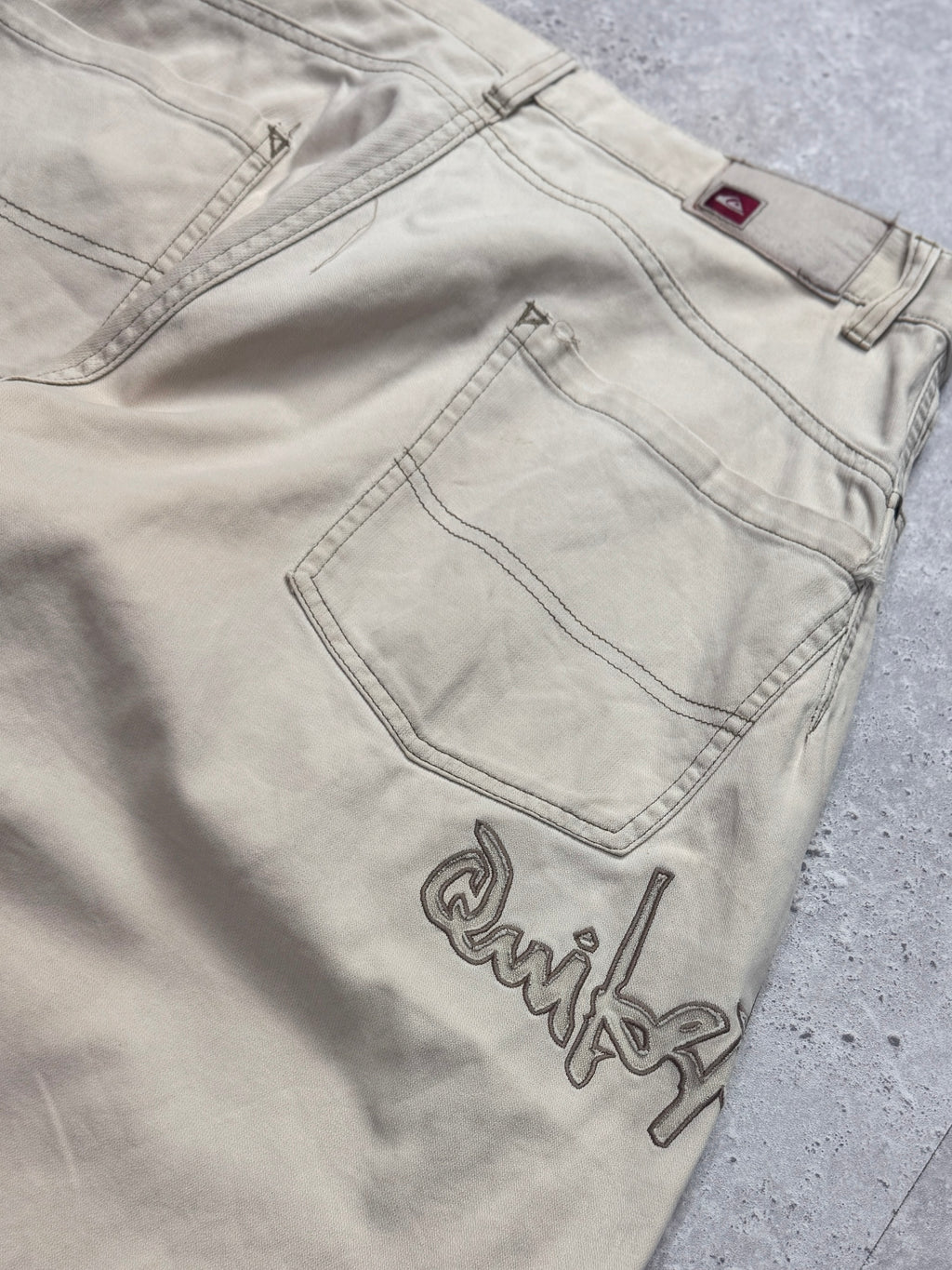 Vintage 2000s Quiksilver Embroidered Shorts (30")