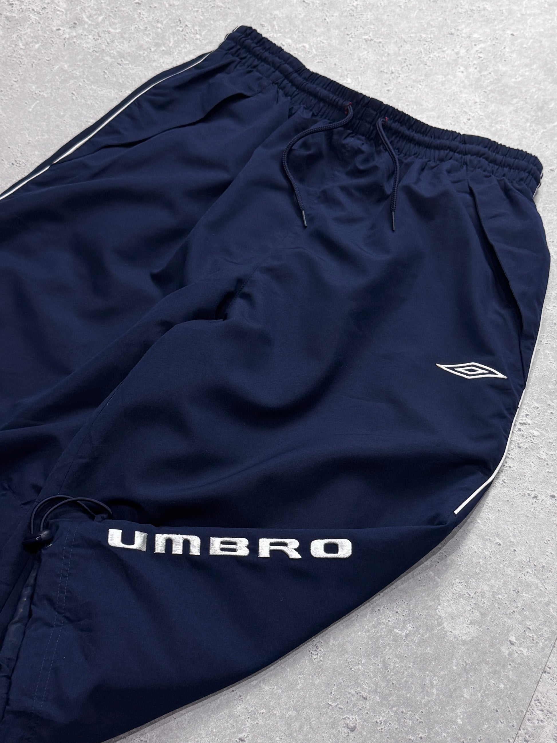 Vintage 2000s Umbro Adjustable 3/4 Track Shorts (L)