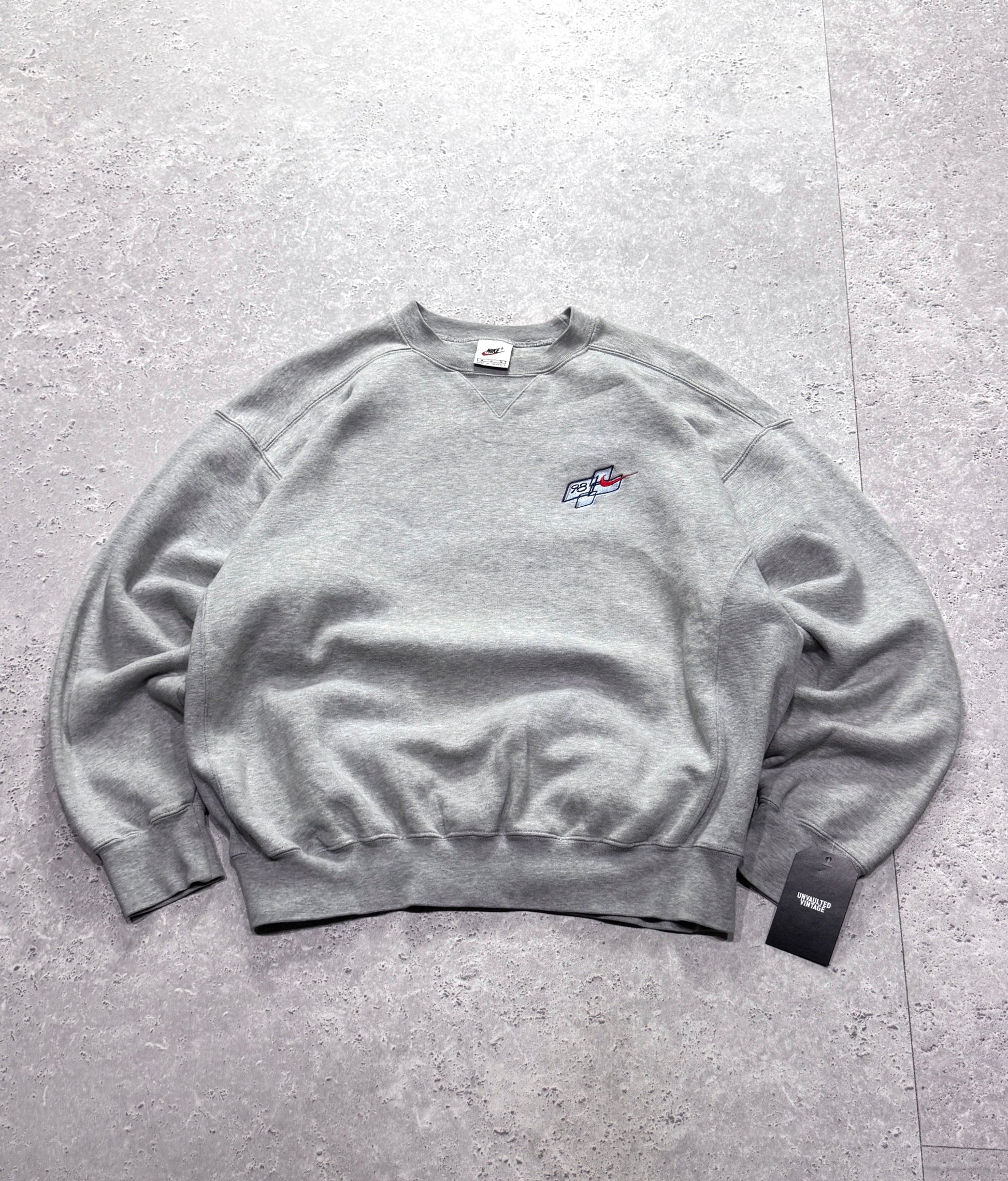Vintage Nike 98’ Embroidered Sweater (M)