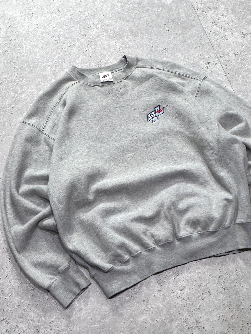Vintage Nike 98’ Embroidered Sweater (M)