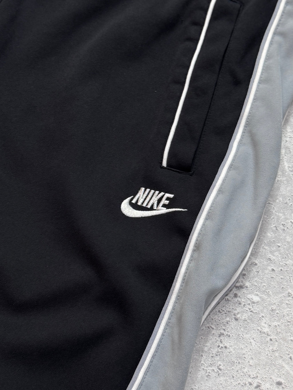 Vintage 2000s Nike Track Pants (36”)