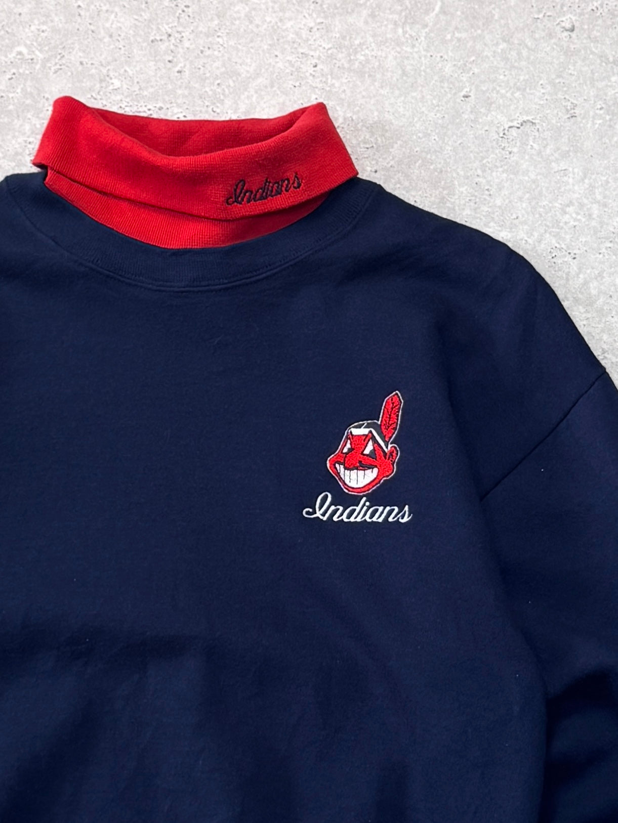 Vintage Cleveland Indians MLB Mock Neck Sweater (M)