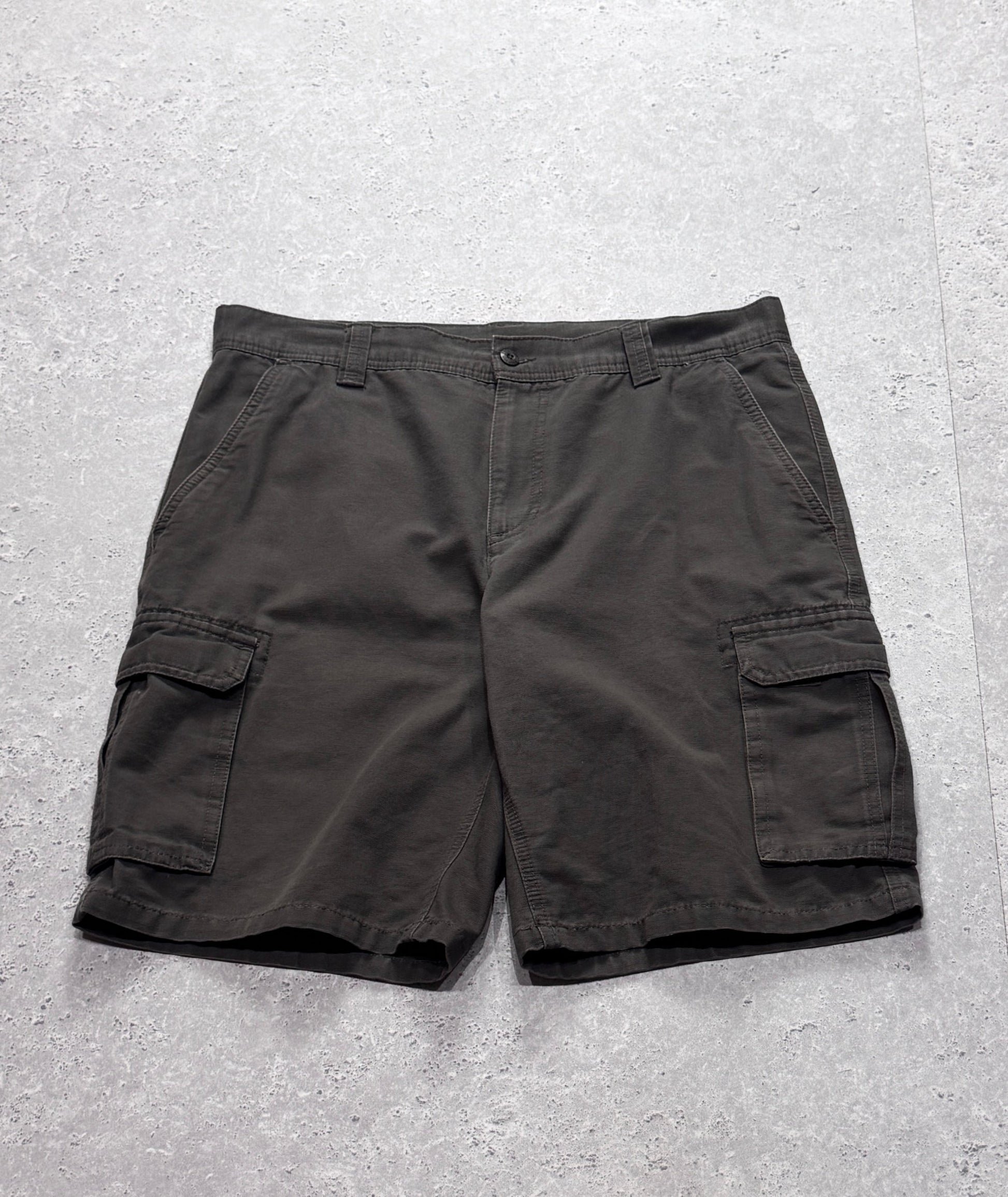 Vintage 2000s Cargo Shorts (34”)