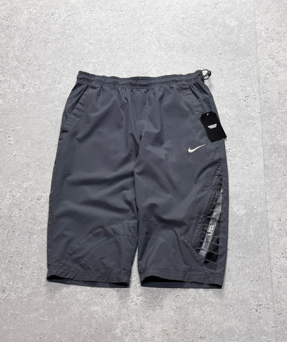 Vintage 2000s Nike Air Max 3/4 Track Shorts (30")