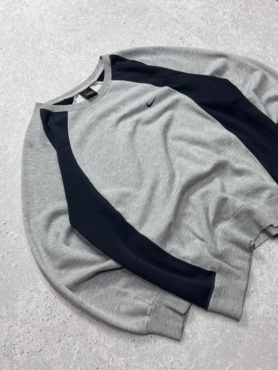 Vintage 2000s Nike Essential Sweater (L)