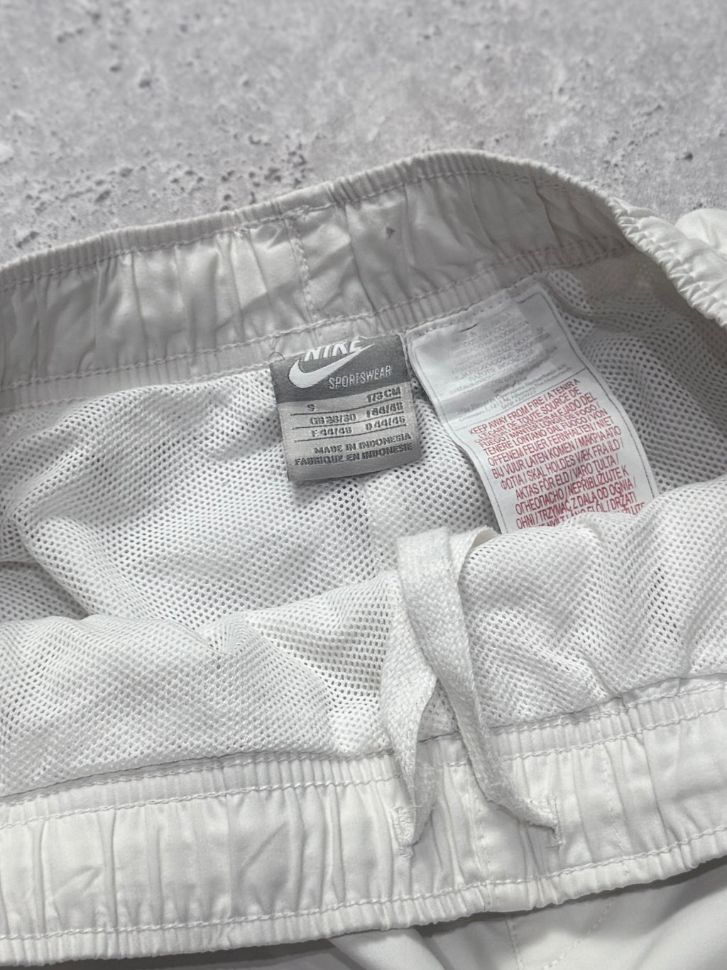 Vintage 2000s Nike Adjustable 3/4 Track Shorts (M)