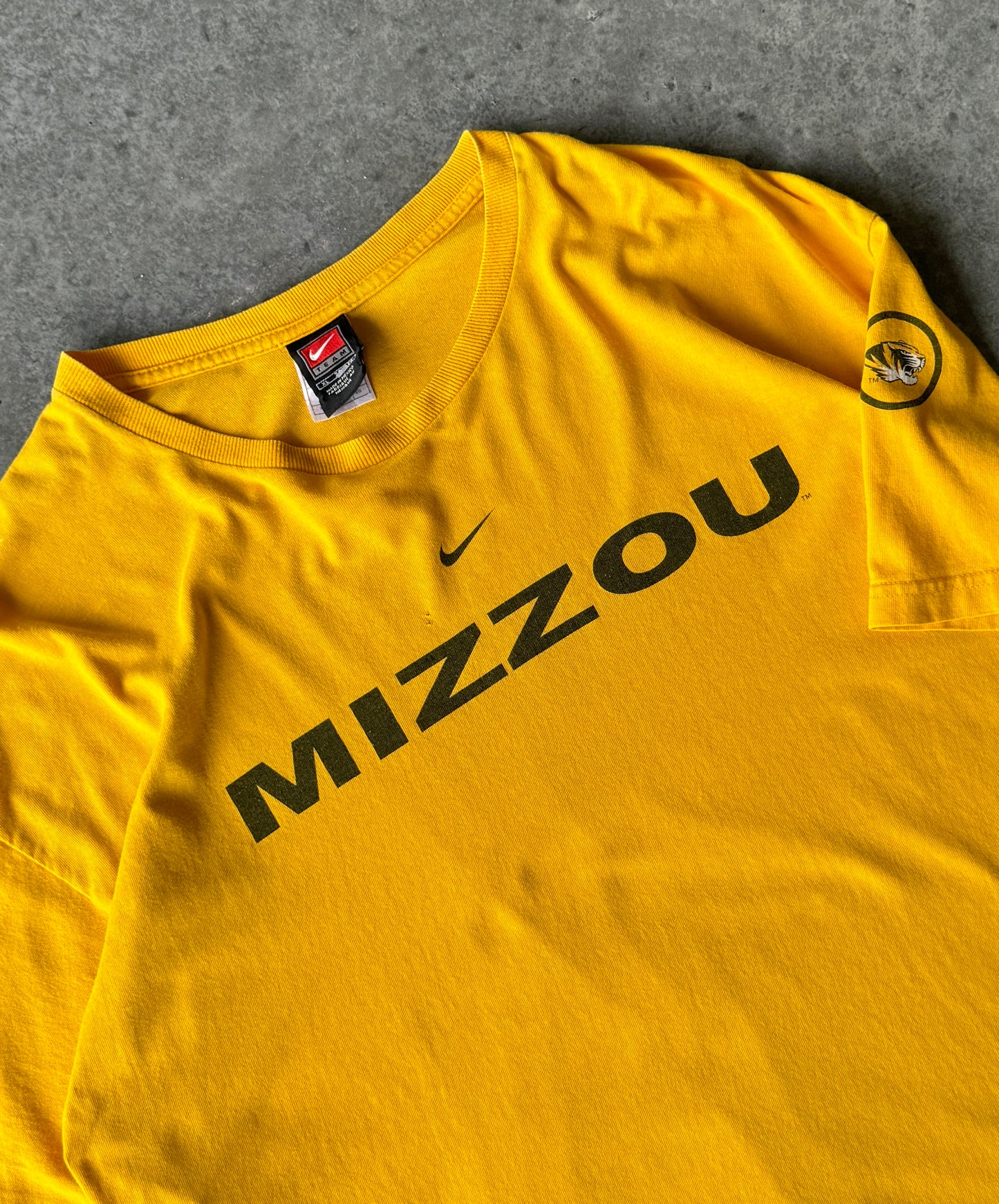 Vintage 00s Nike x Mizzou Tee (XL)