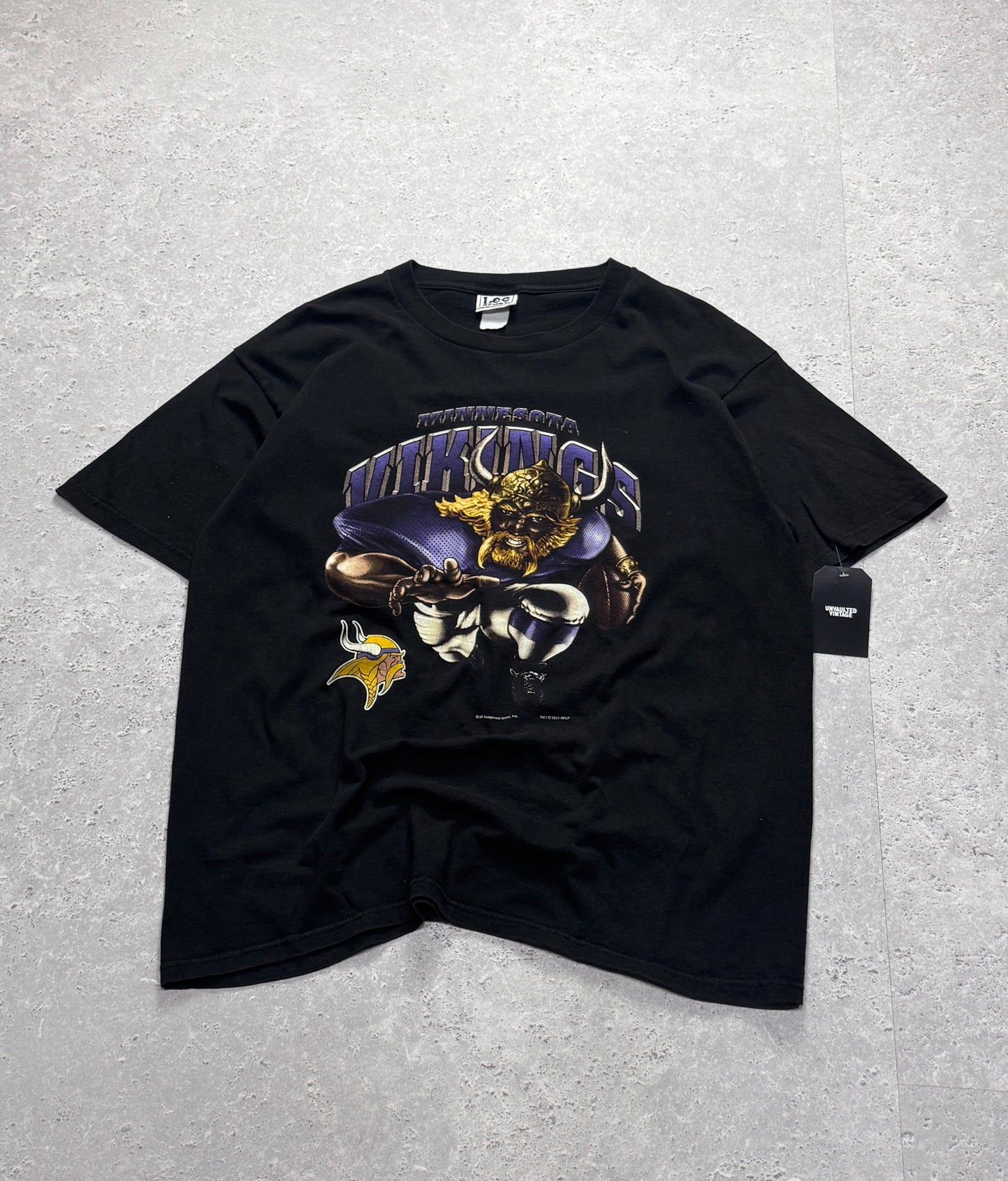 Vintage 2000s Minnesota Vikings NFL Mascot Tee (XL)