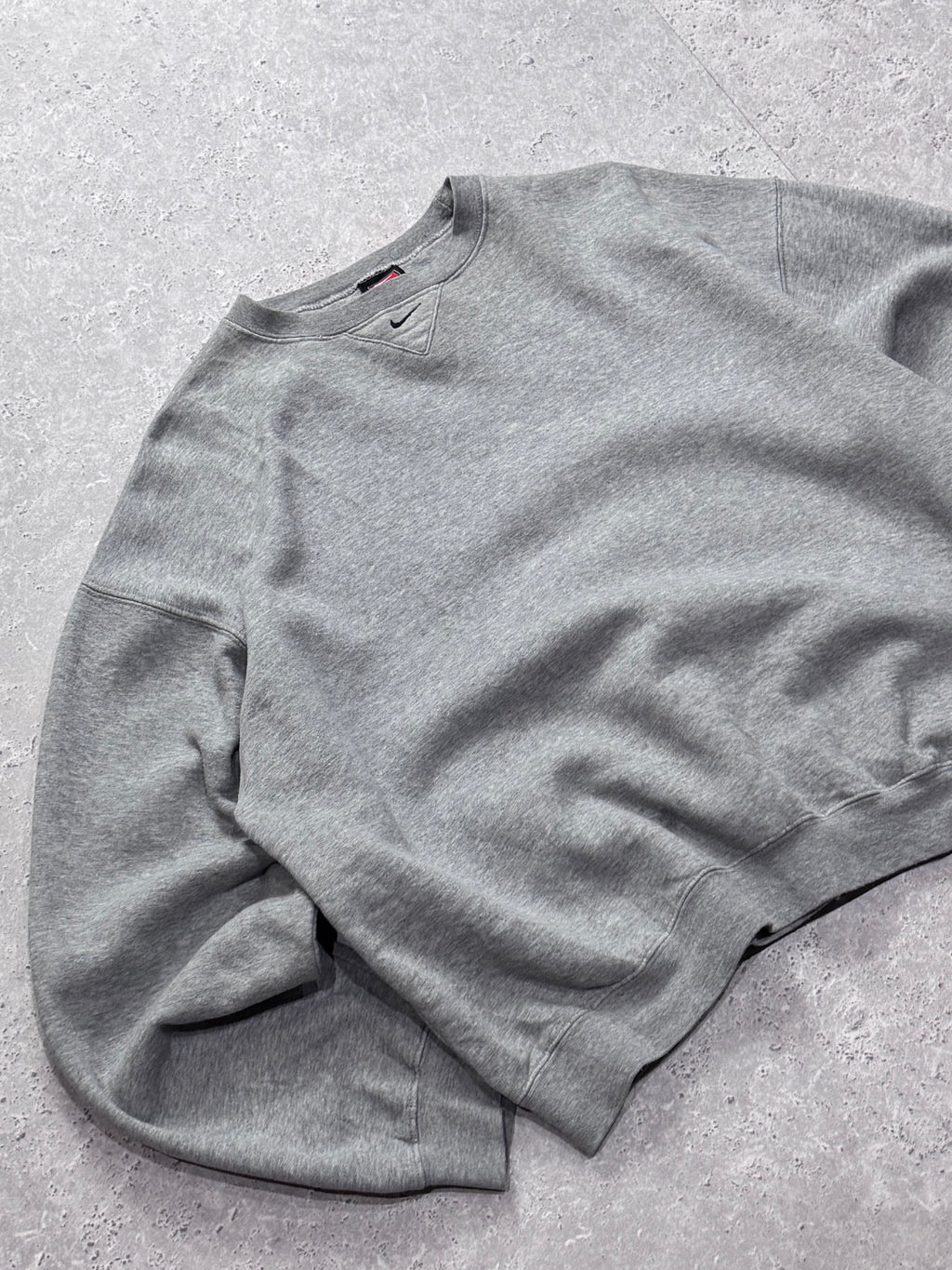 Vintage 2000s Nike Essential Sweater (L)