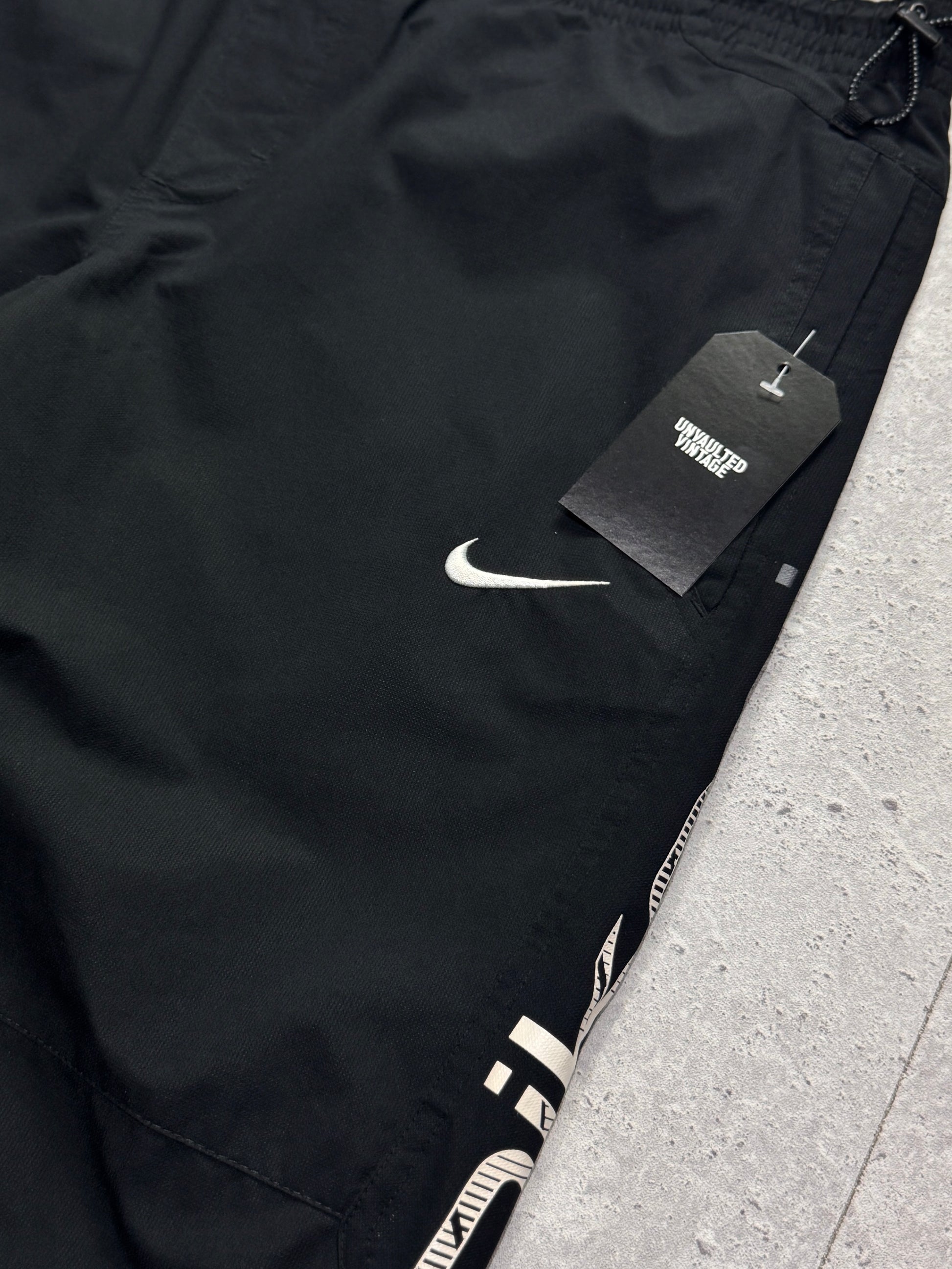 Vintage 2000s Nike Air Adjustable 3/4 Track Shorts (L)