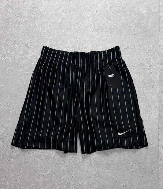 Vintage 90s Nike Pin Stripe Basketball Shorts (M)