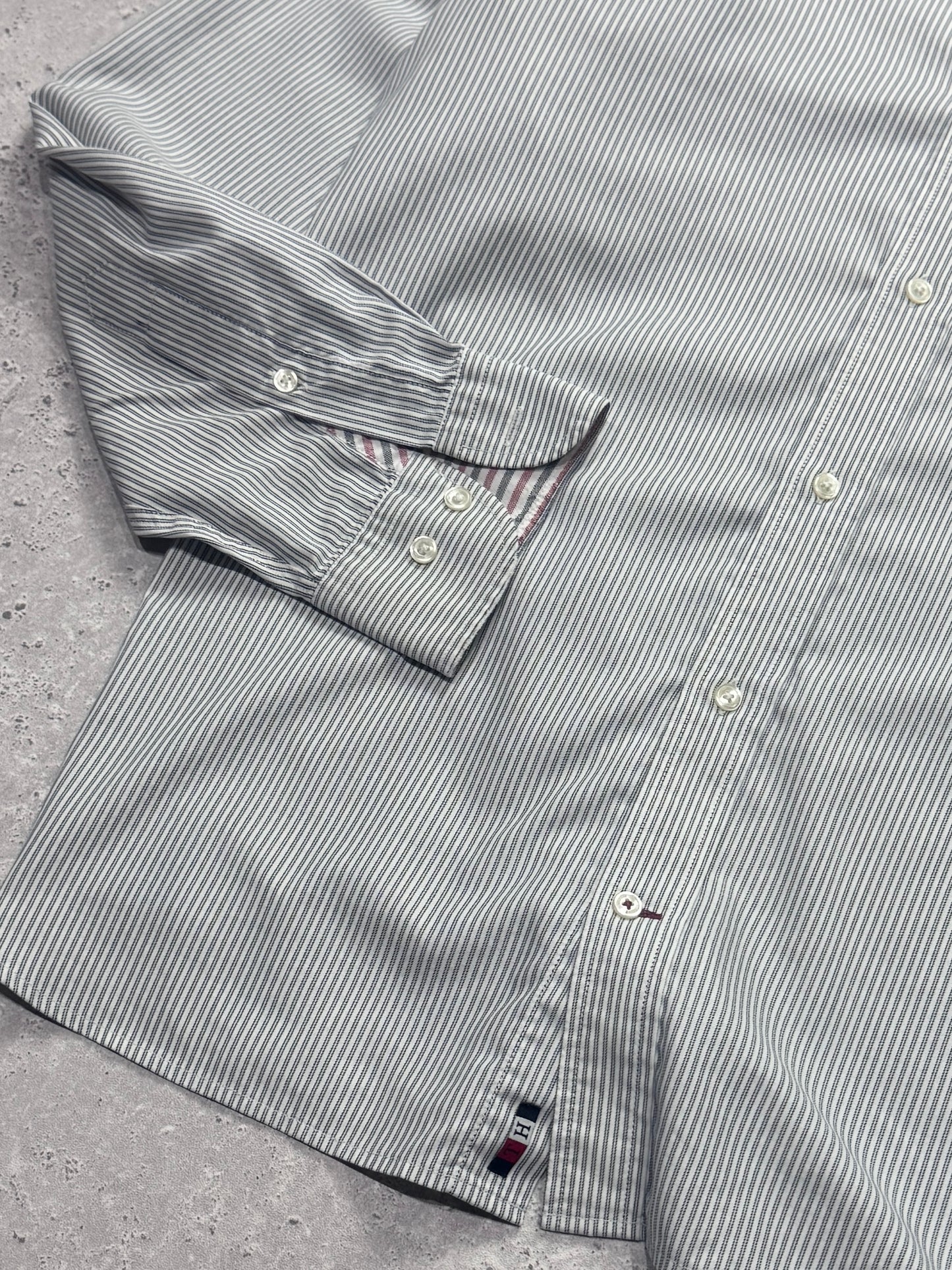 Vintage 2000s Tommy Hilfiger Button Up Shirt (L)