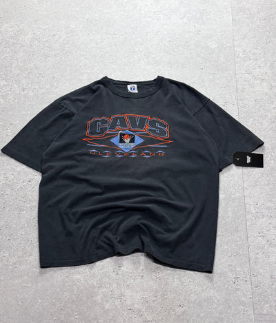 Vintage 90s Cleveland Cavaliers Embroidered NBA Tee (L)
