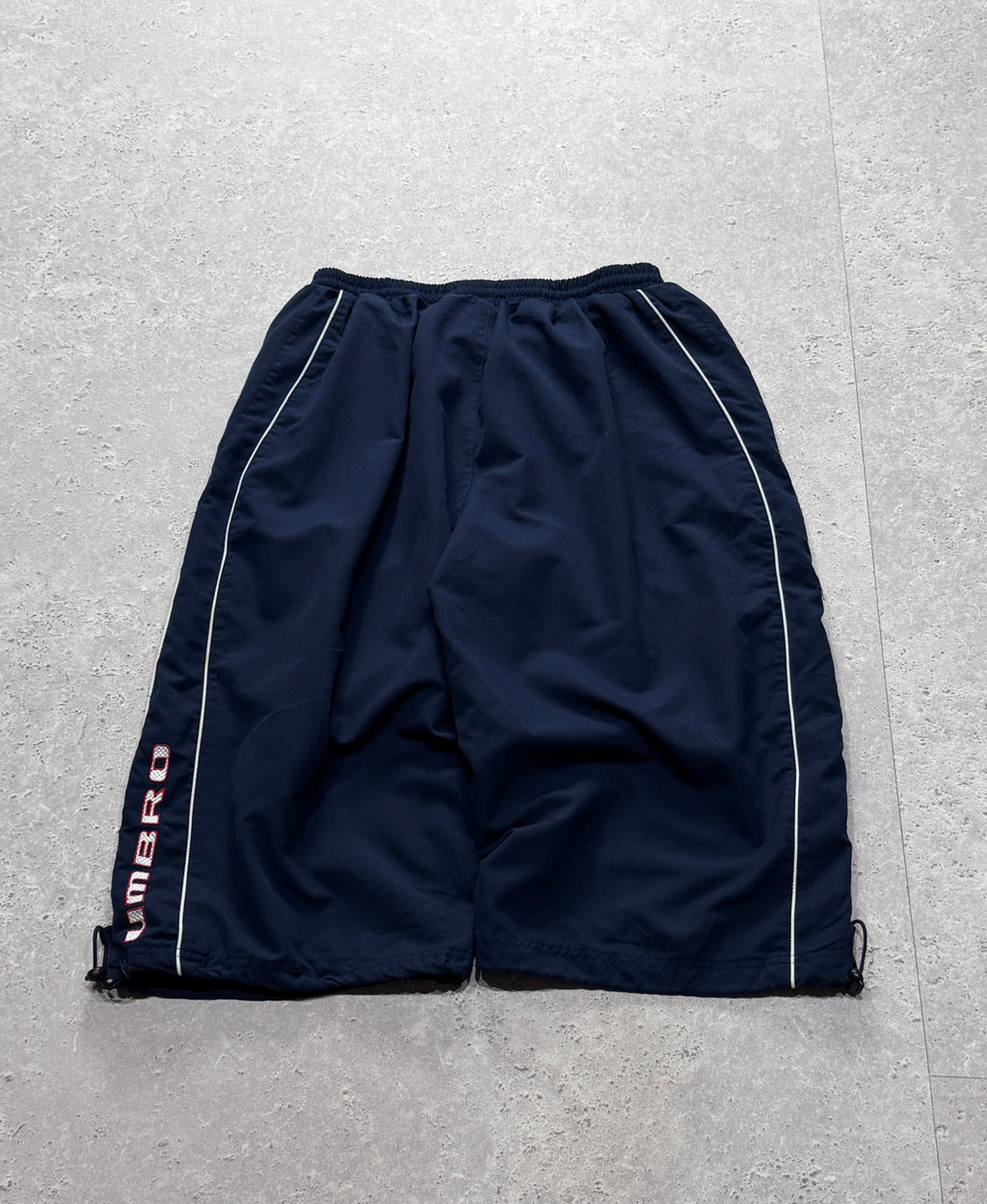Vintage 2000s Umbro 3/4 Adjustable Track Shorts (L)