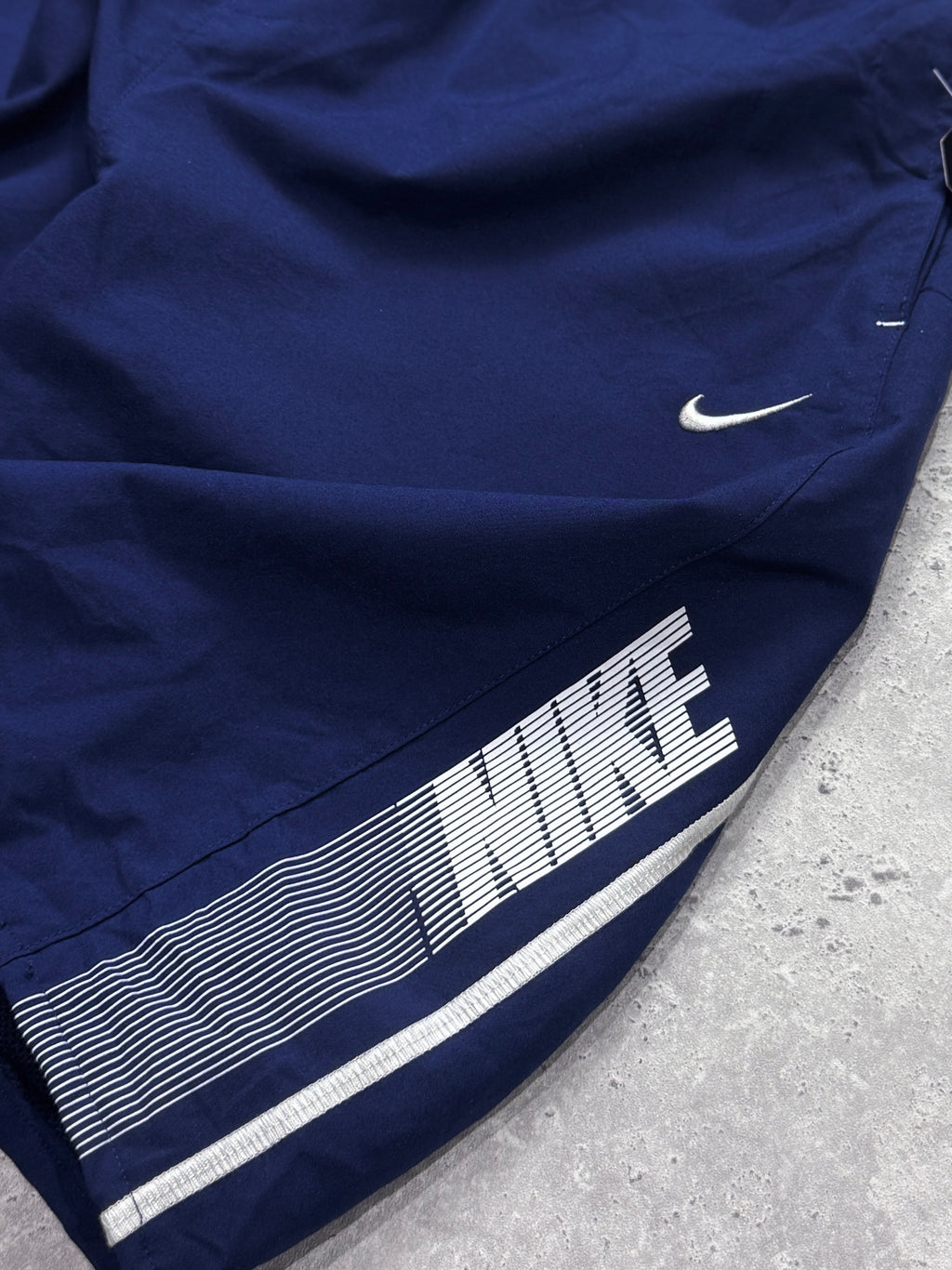 Vintage 2000s Nike Spellout Track Shorts (S)
