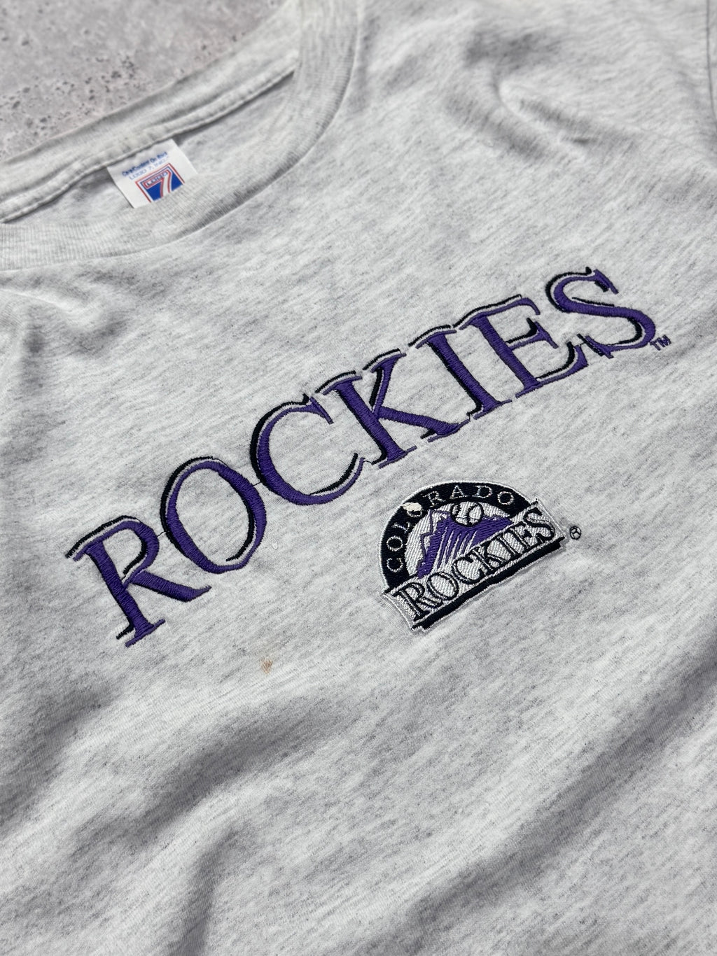 Vintage 90s Colorado Rockies Embroidered MLB Tee (L)
