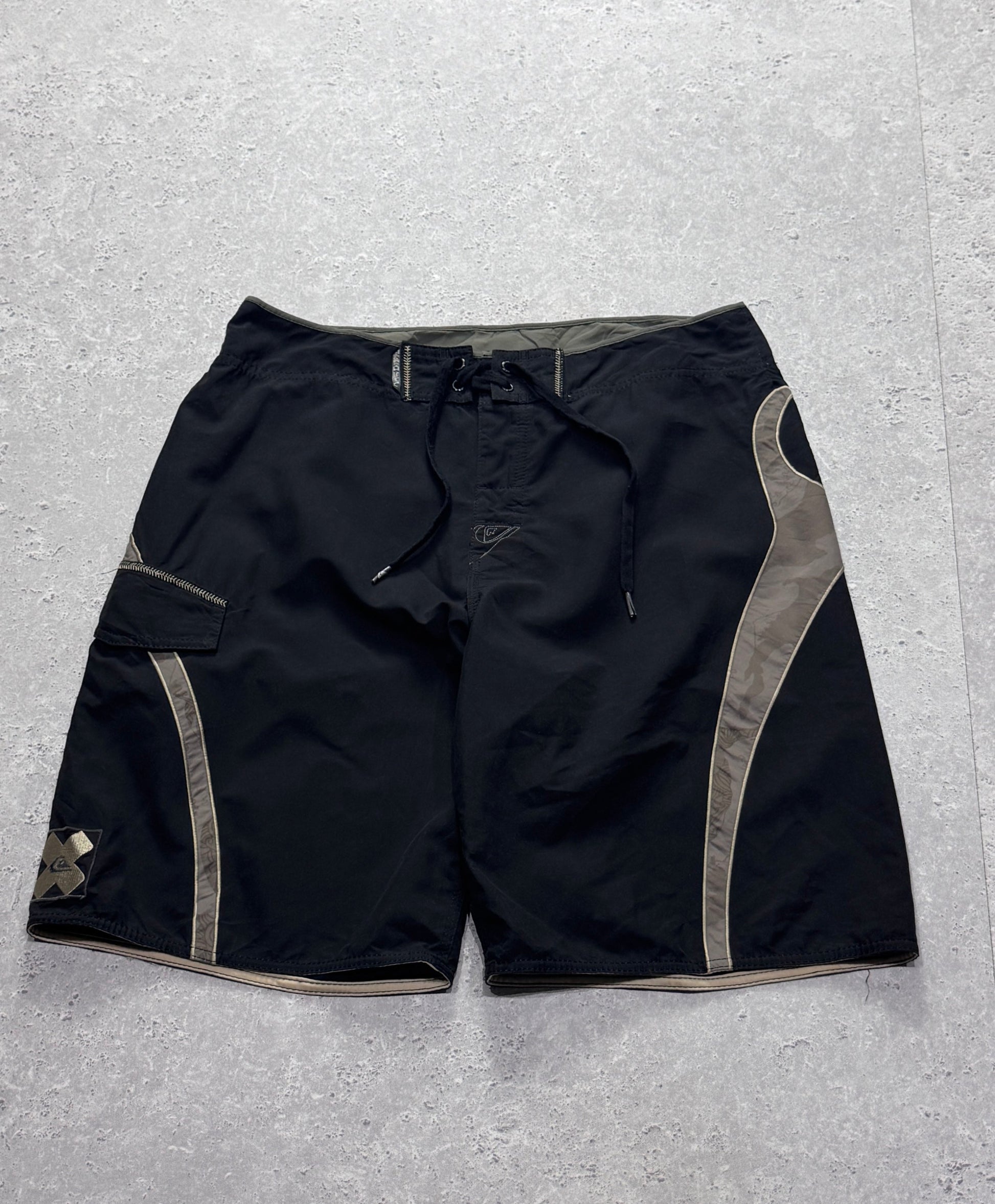 Vintage 2000s Quiksilver Boardshorts (34”)