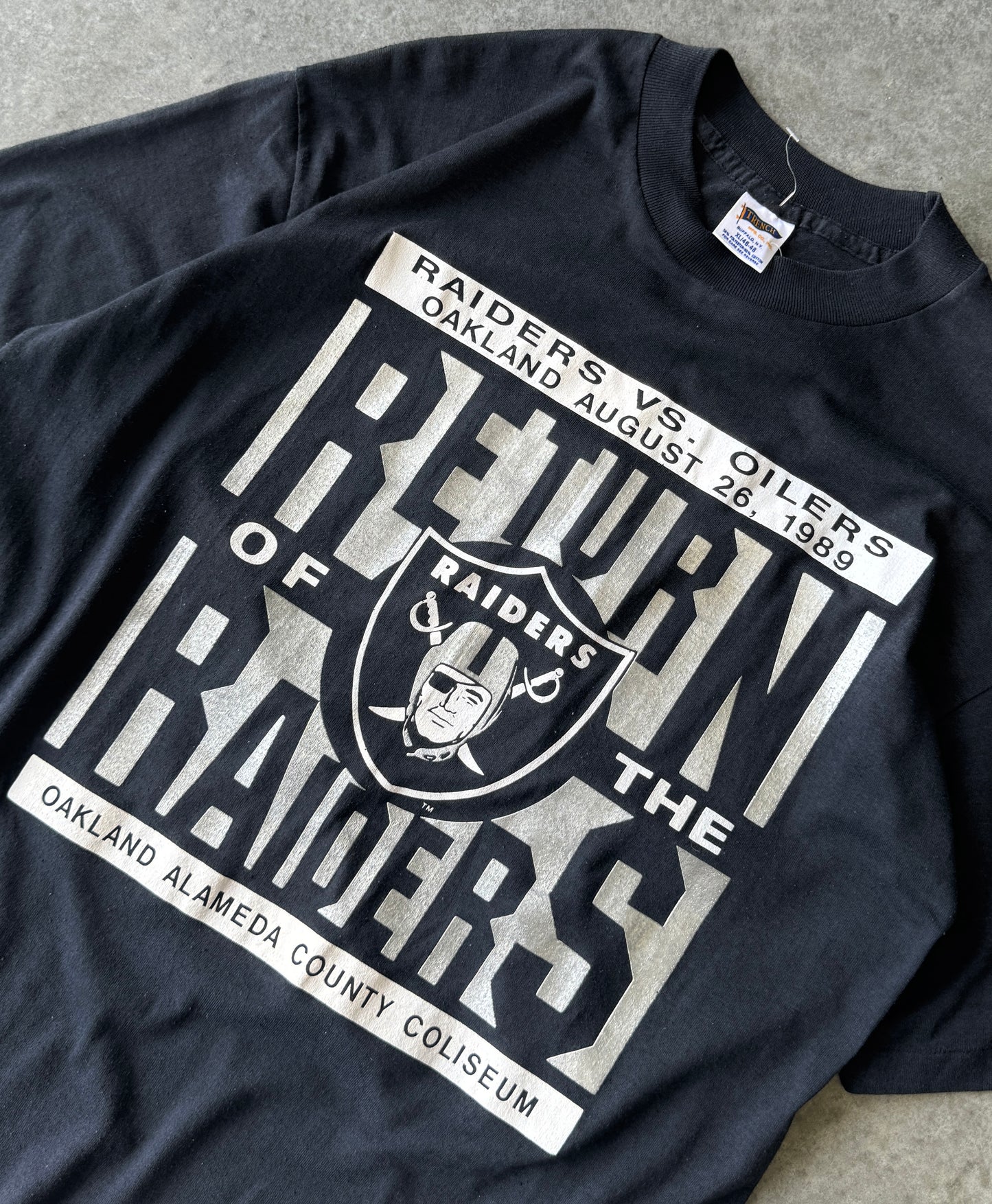 Vintage 80s Oakland Raiders Tee (M)