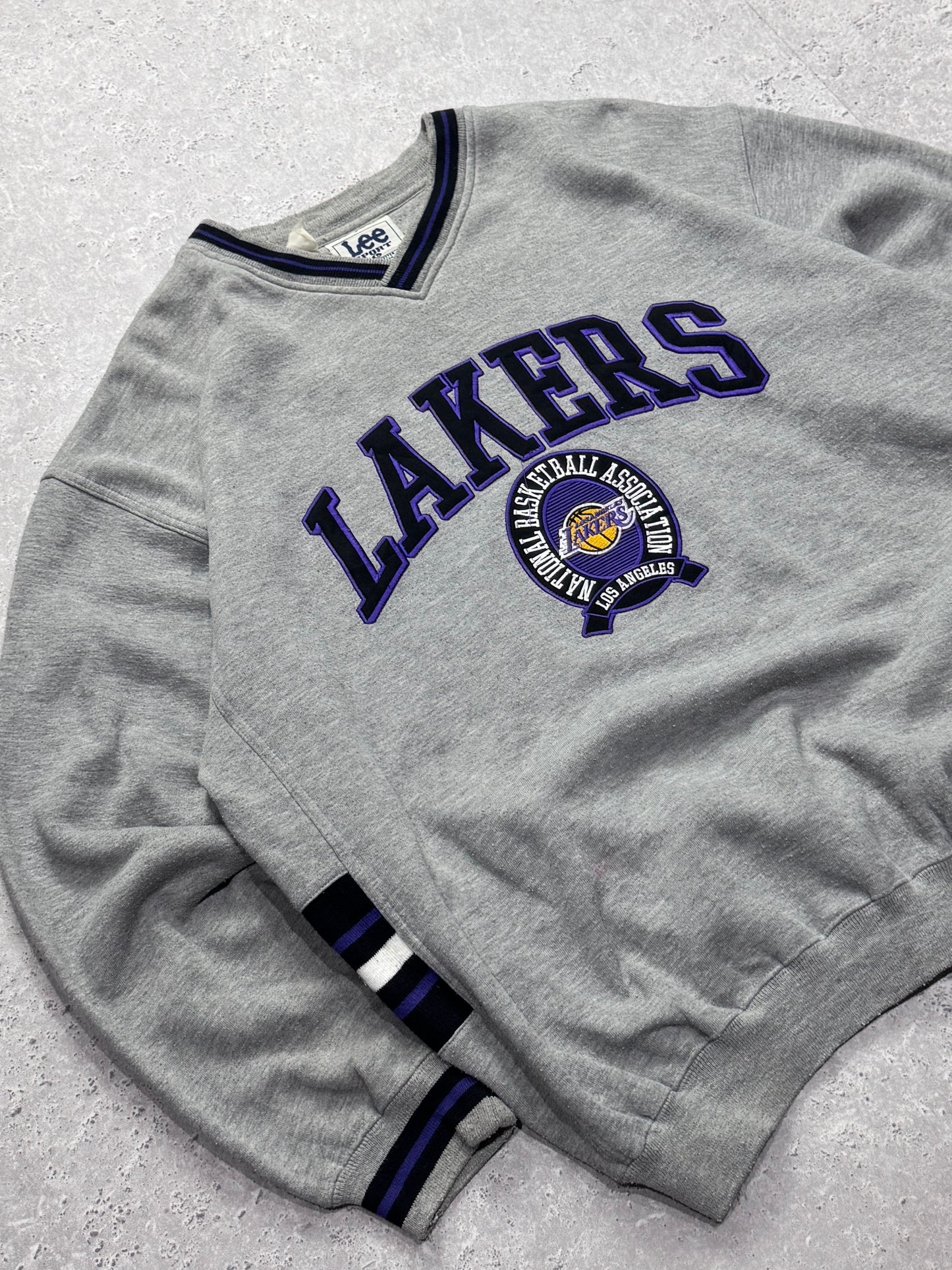 Vintage Los Angeles Lakers NBA Embroidered Sweater (XL)