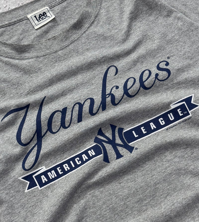 Vintage 2000s New York Yankees MLB Tee (XL)