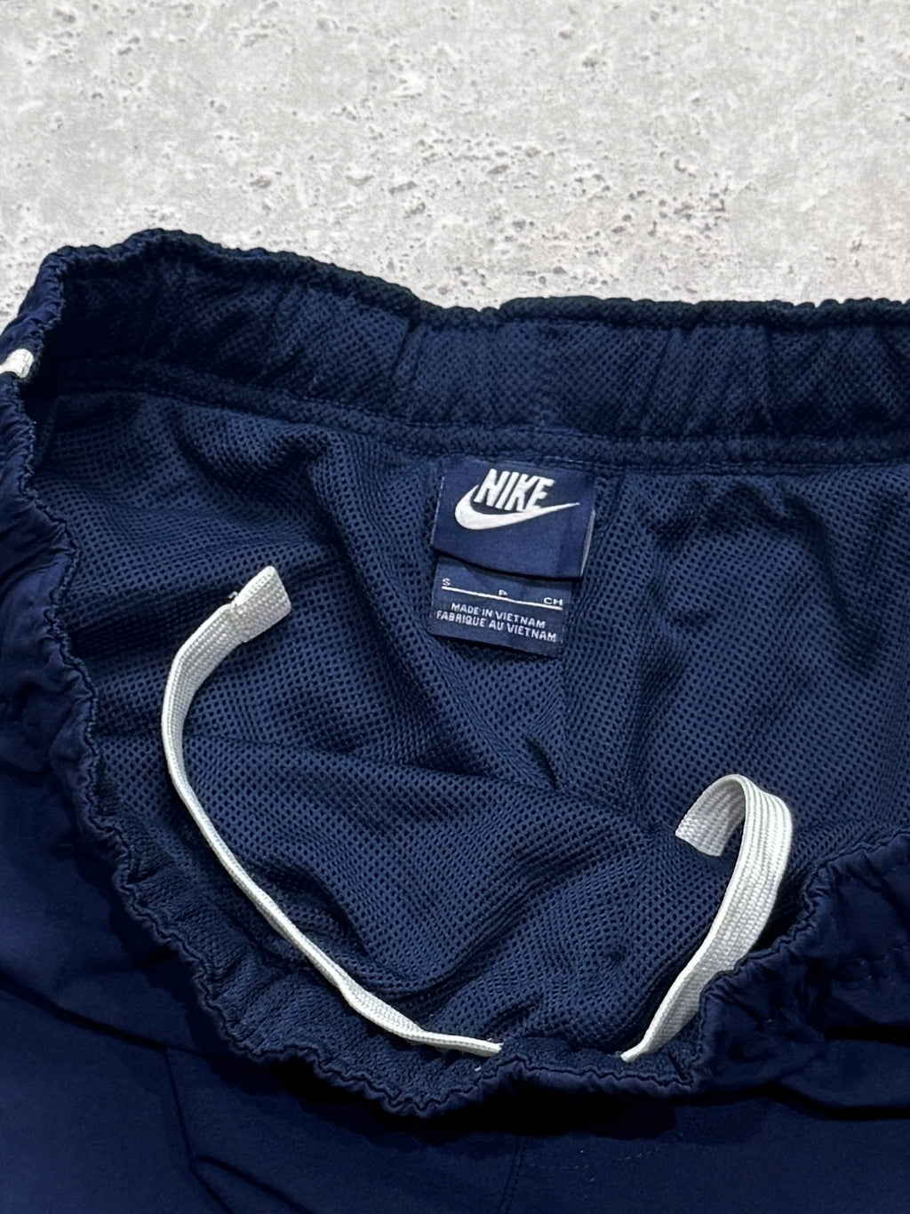 Vintage 2000s Nike Spellout Track Shorts (S)