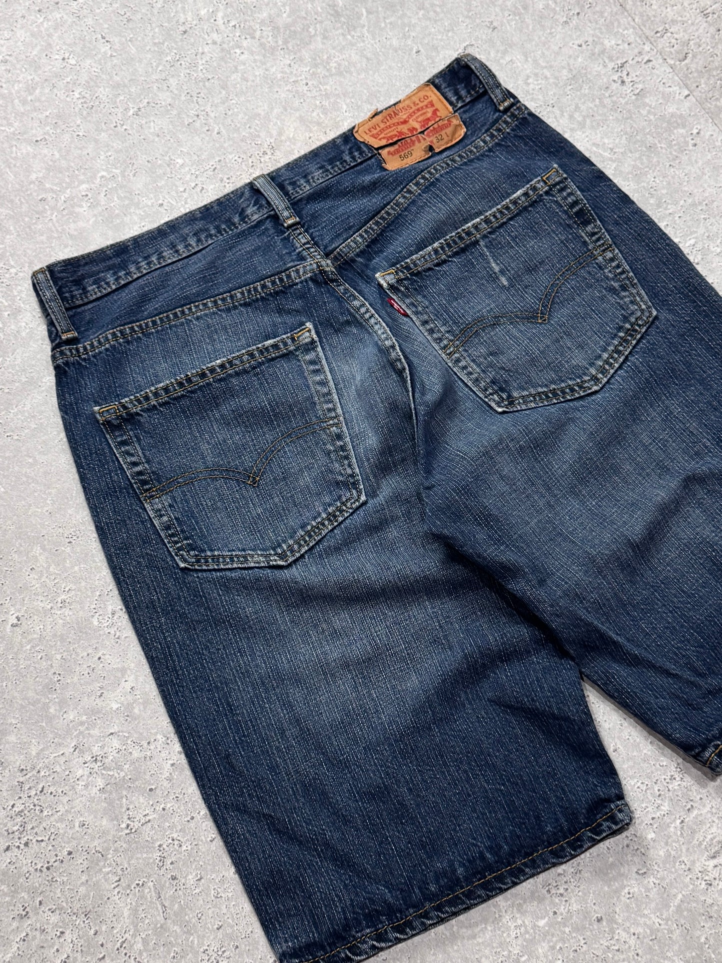 Vintage Levi 569 Denim Jorts (32")