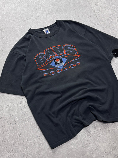 Vintage 90s Cleveland Cavaliers Embroidered NBA Tee (L)