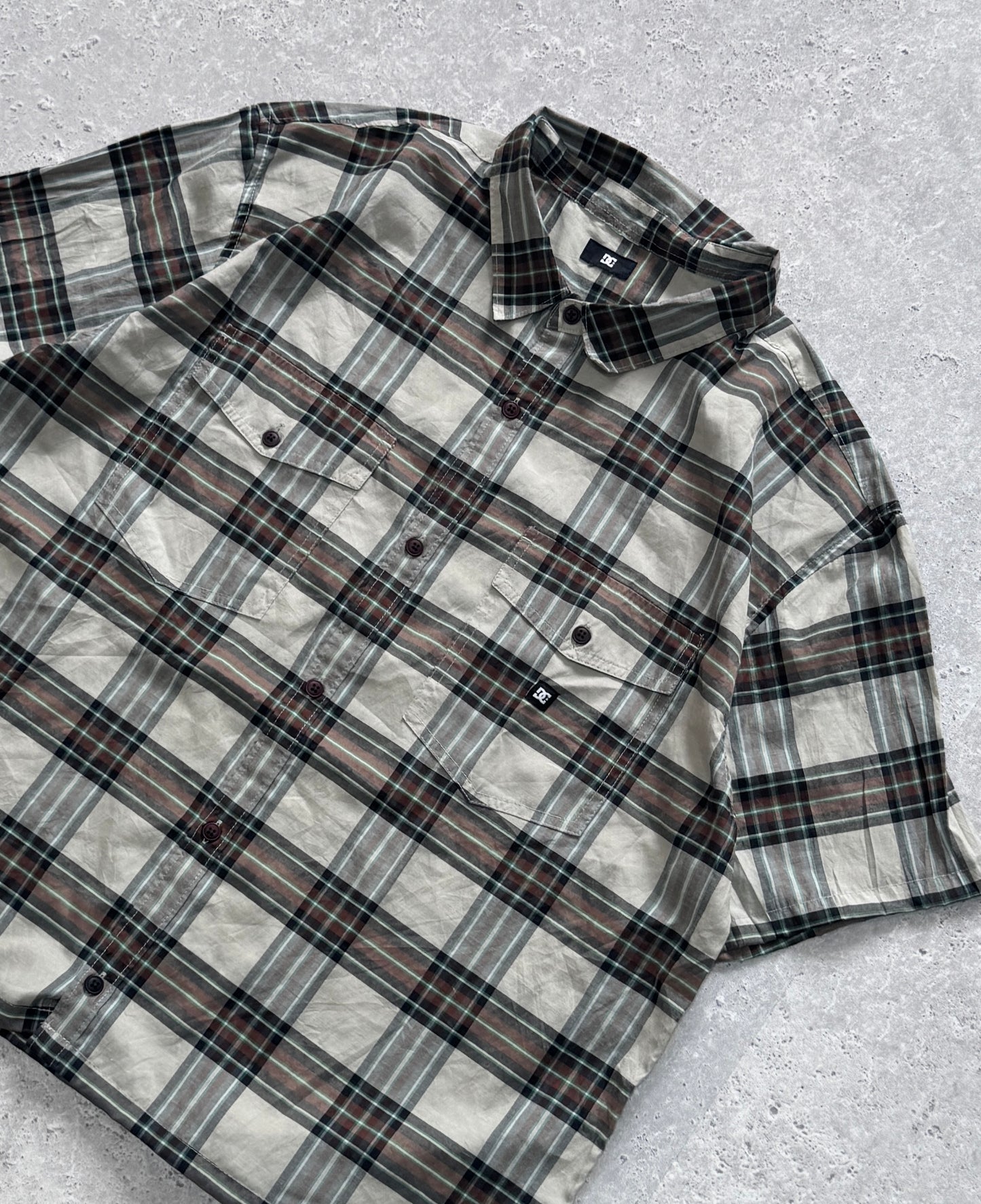 Vintage 00s DC Cropped Button Up Shirt (L)