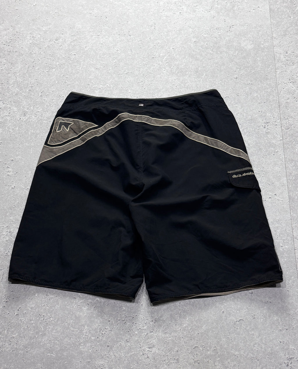 Vintage 2000s Quiksilver Boardshorts (34”)
