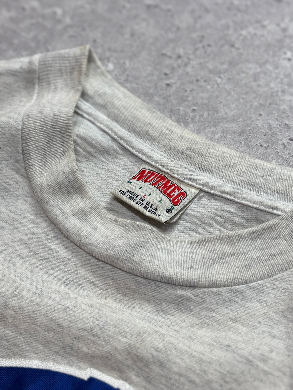 Vintage 90s Embroidered Buffalo Bills NFL Tee (L)