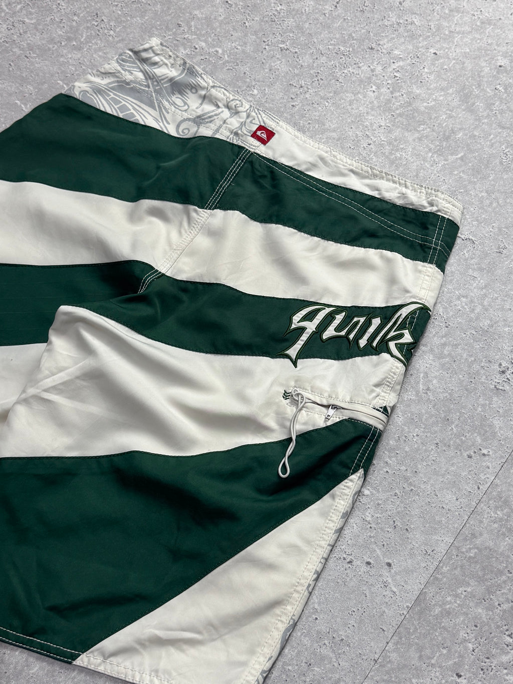 Vintage 2000s Quiksilver Boardshorts (30")