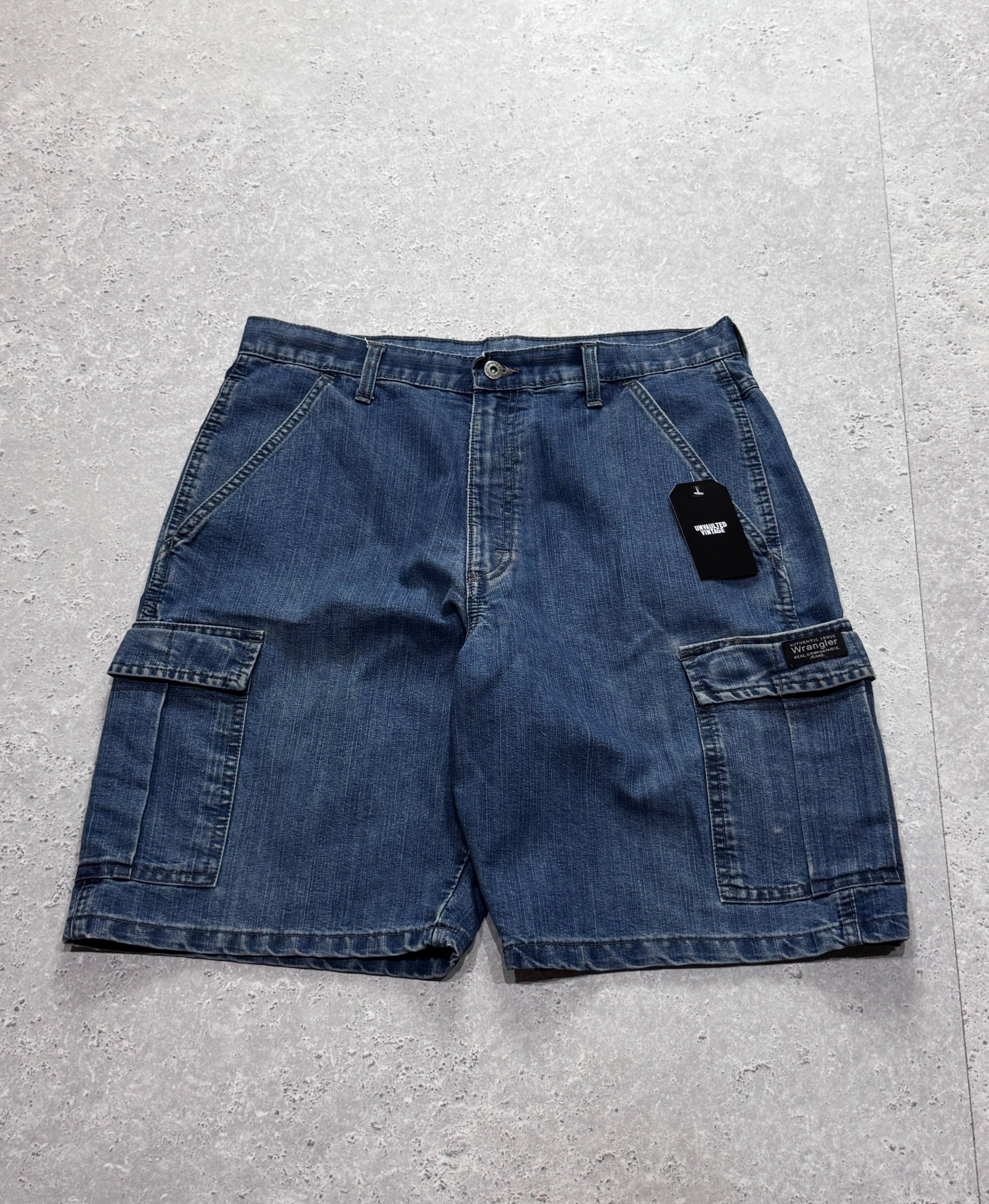 Vintage Wrangler Denim Cargo Shorts (32”)