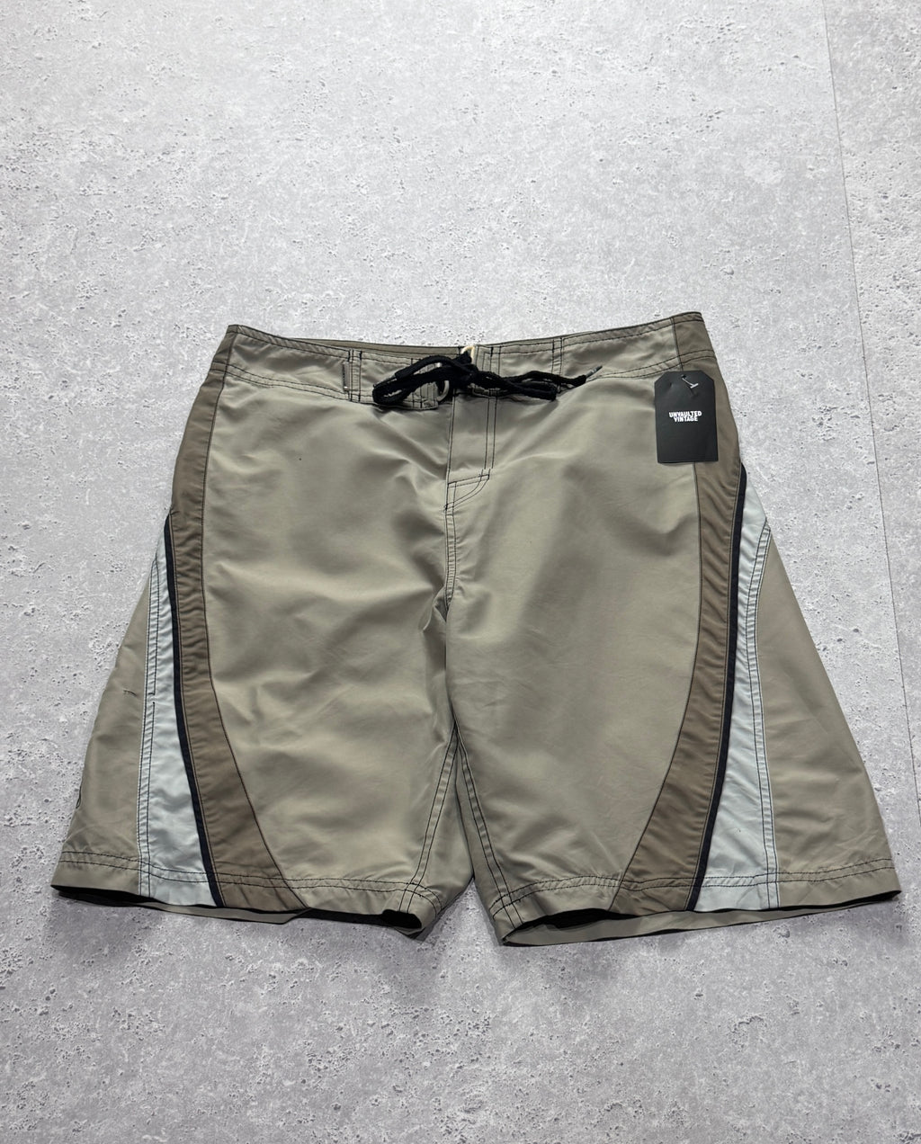Vintage 2000s Billabong Boardshorts (32”)