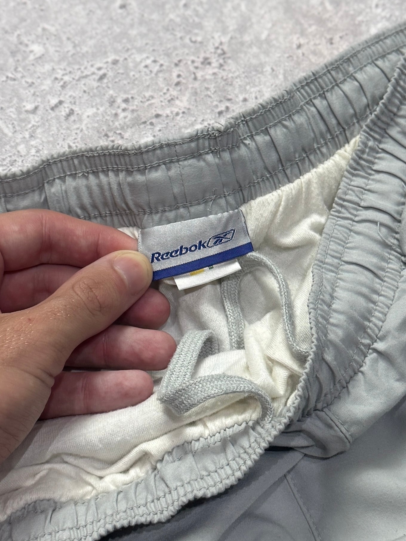 Vintage 2000s Reebok 3/4 Track Shorts (M)