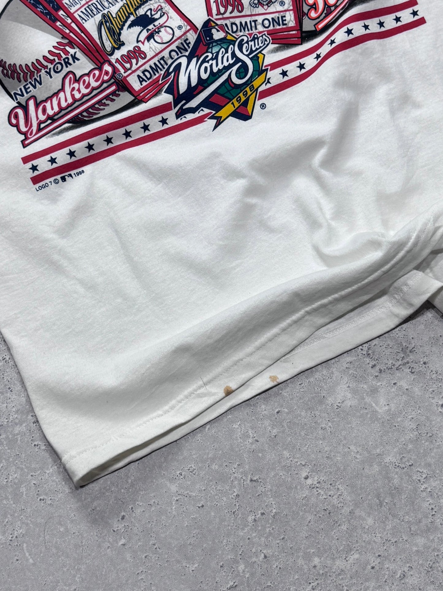 Vintage 1998 Deadstock New York Yankees Vs San Diego Padres MLB World Series Tee (XL)