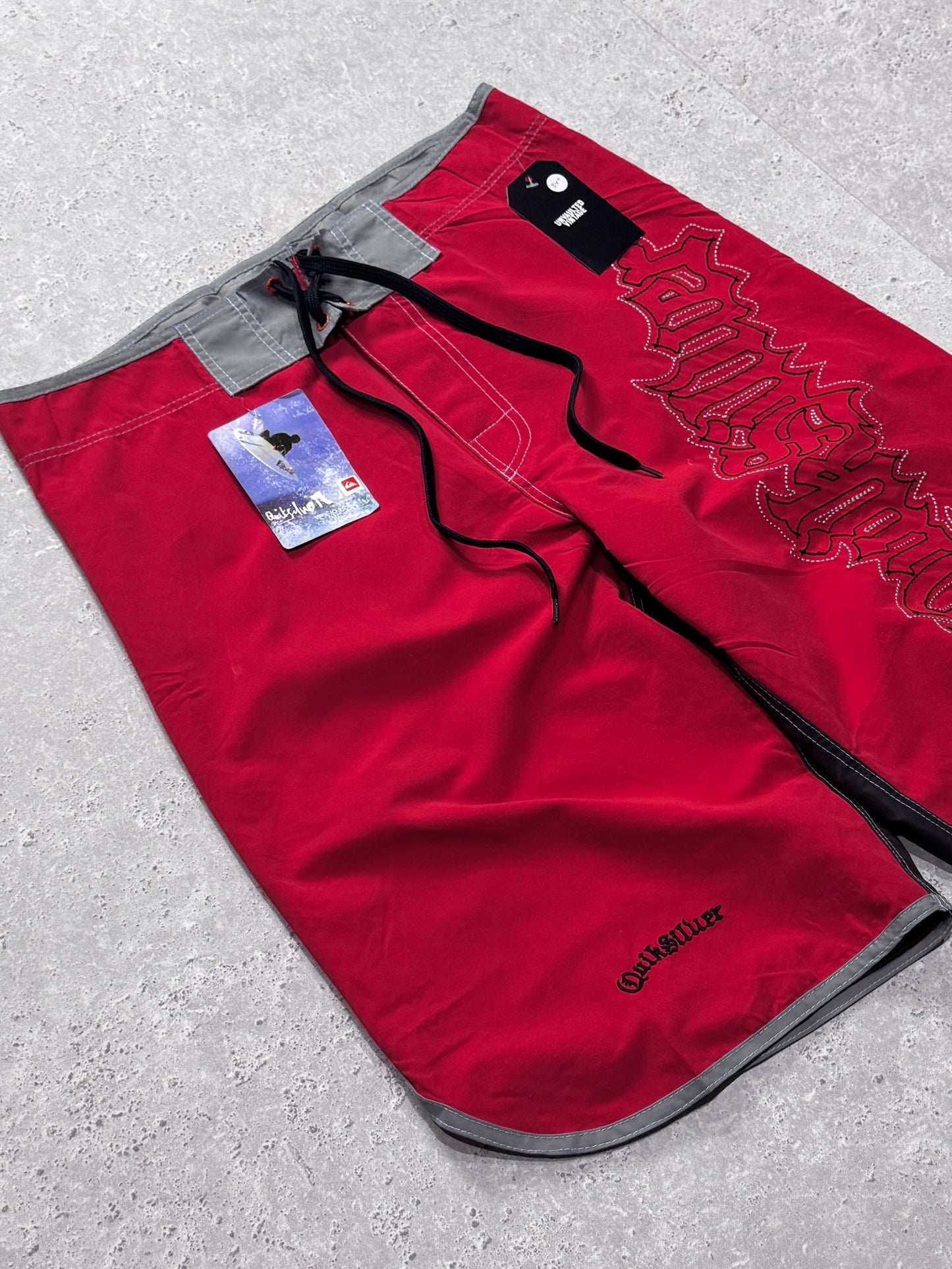 Vintage 2000s Deadstock Quicksilver Boardshorts (34")