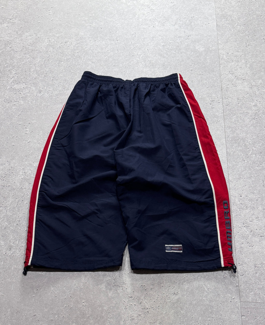 Vintage 2000s Umbro Adjustable 3/4 Track Shorts (XL)