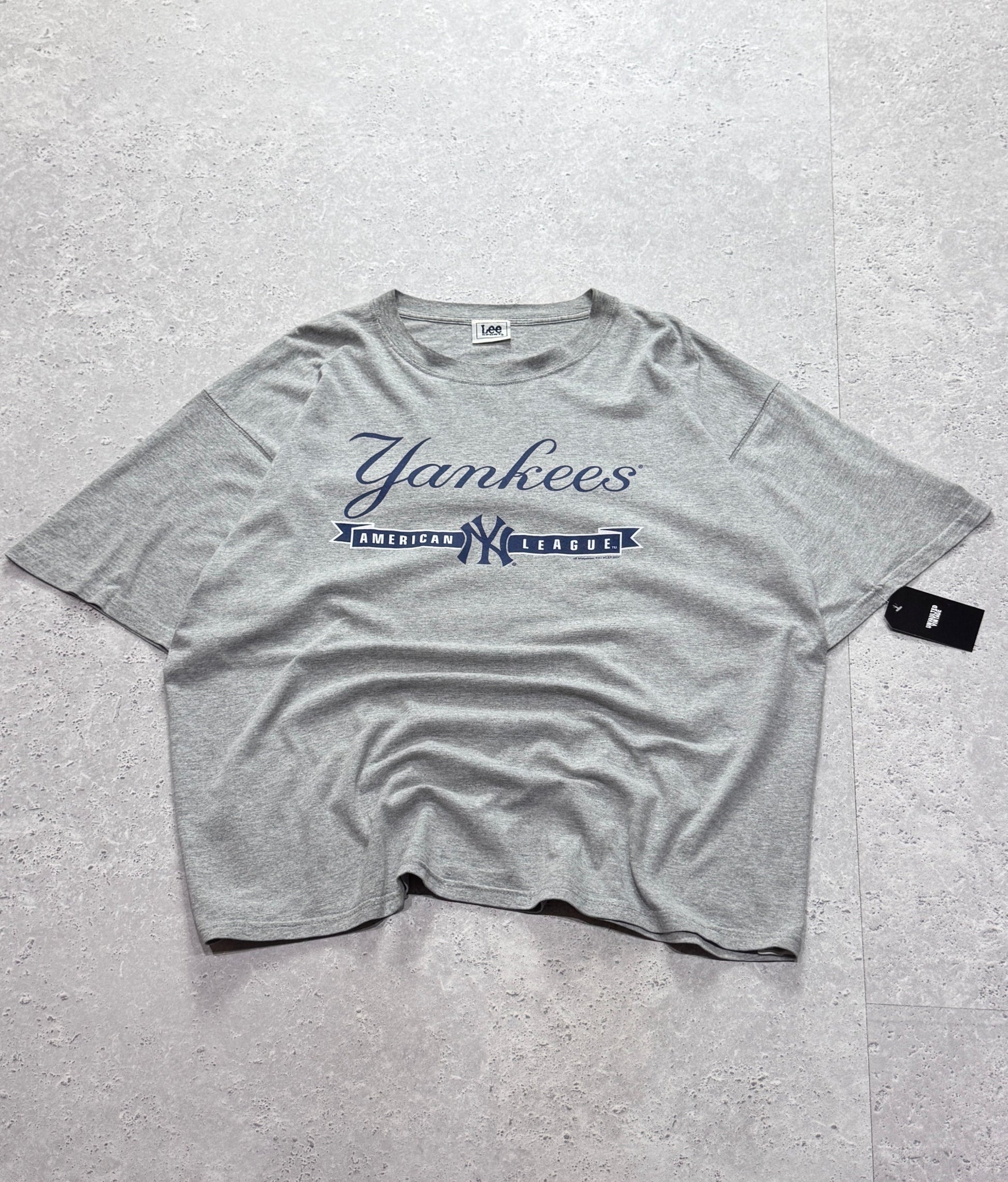 Vintage 2000s New York Yankees MLB Tee (XL)