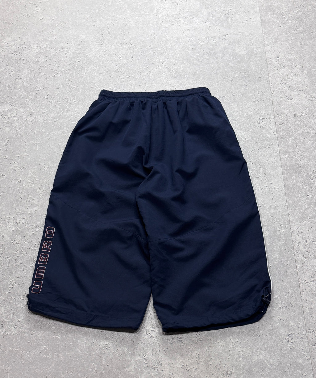 Vintage 2000s Umbro Adjustable 3/4 Track Shorts (M)