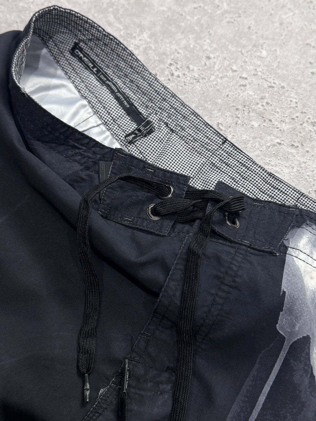 Vintage Y2K O’Neill Boardshorts (34”)