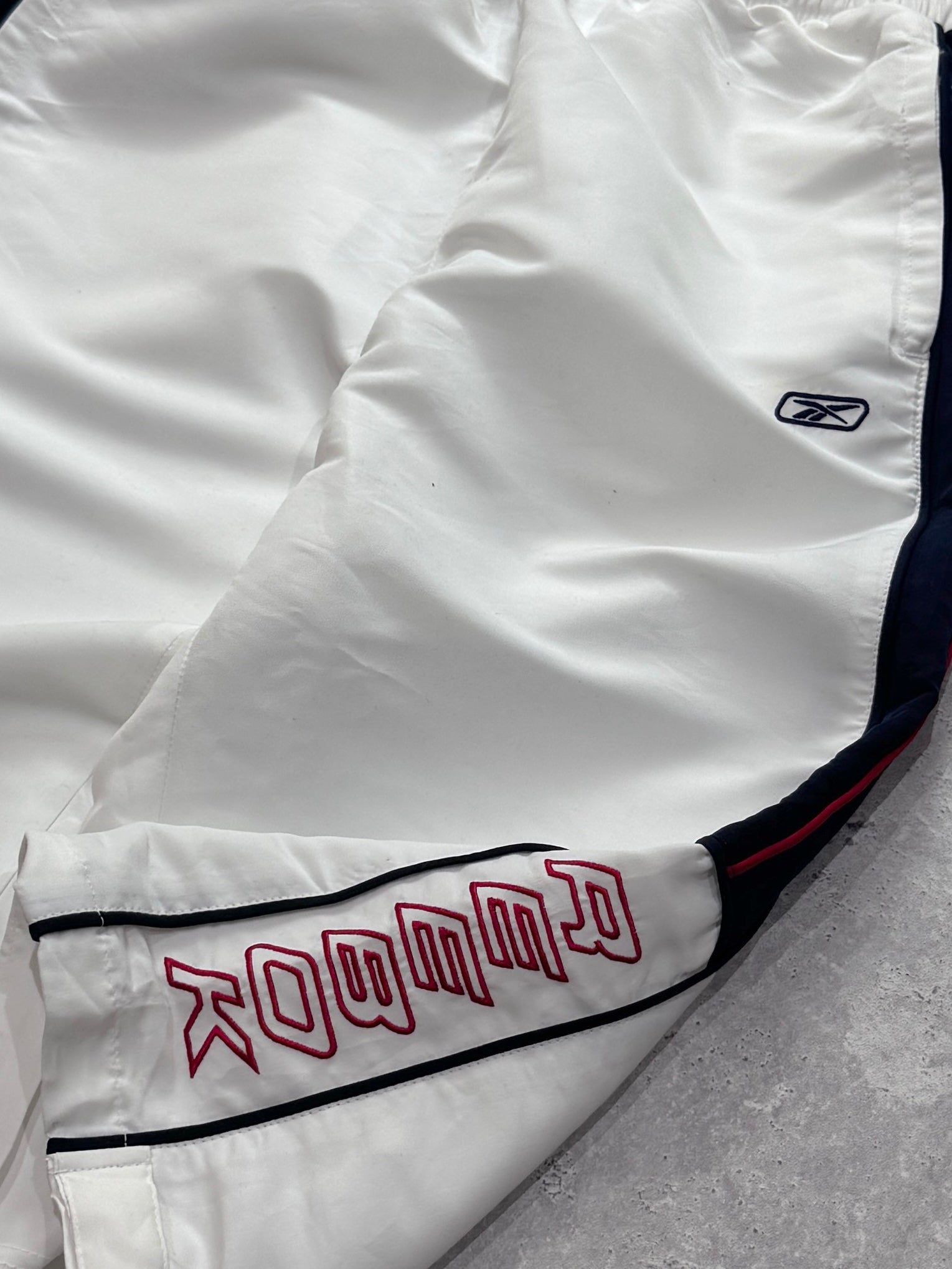 Vintage 2000s Reebok Adjustable 3/4 Track Shorts (M)