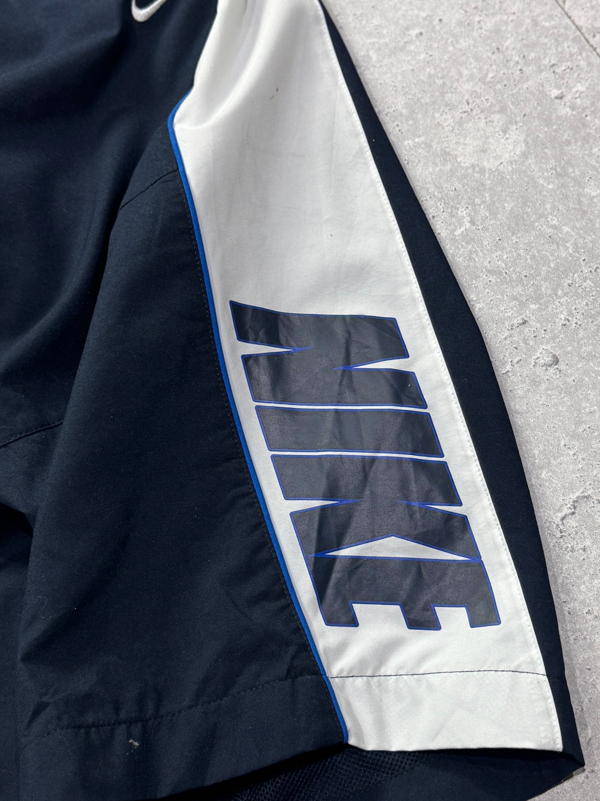 Vintage 2000s Nike Spellout 3/4 Track Shorts (L)