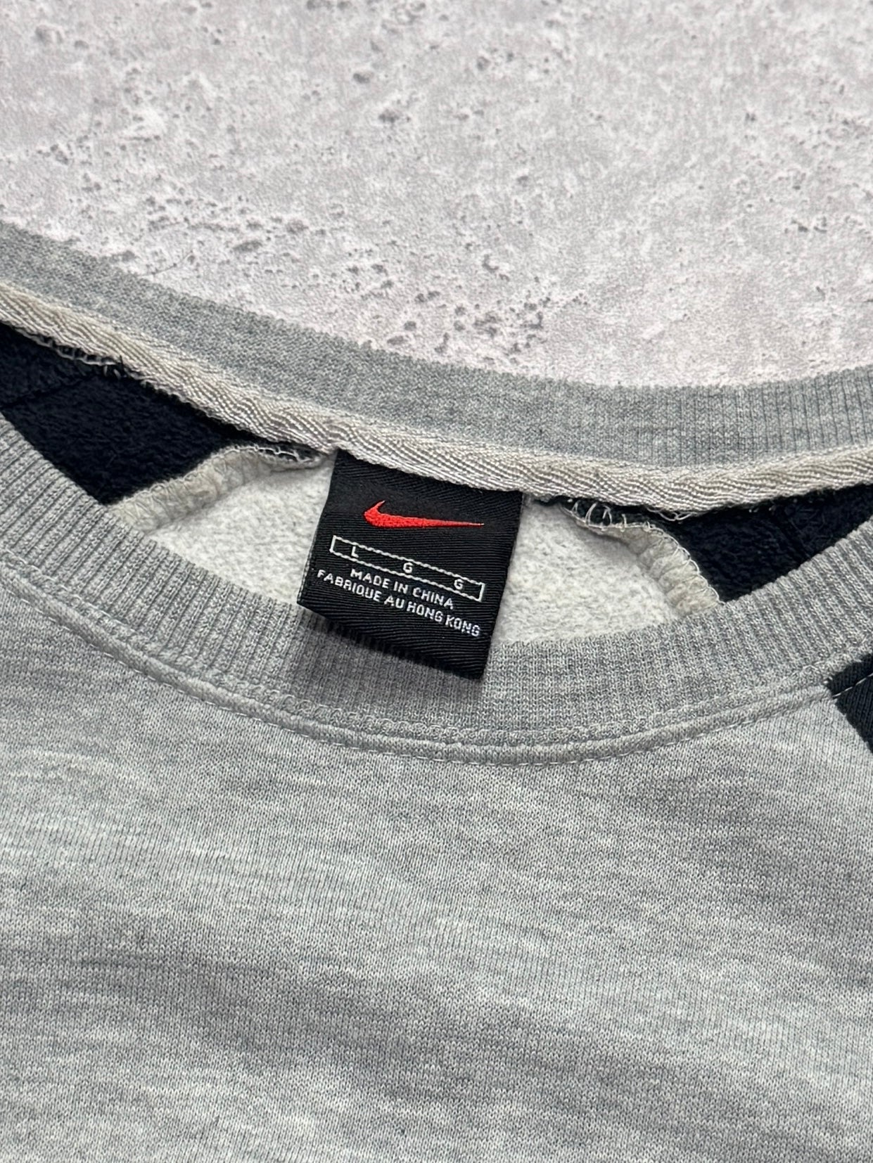 Vintage 2000s Nike Essential Sweater (L)