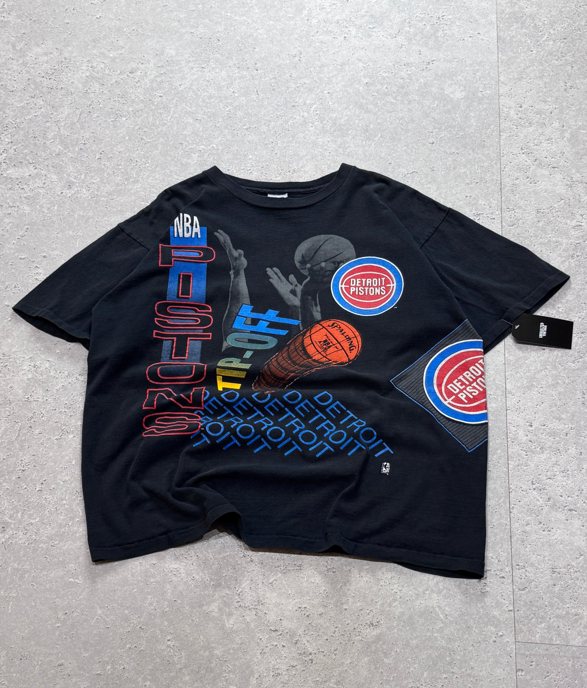 Vintage 90s Salem X Detroit Pistons NBA Tee (L)