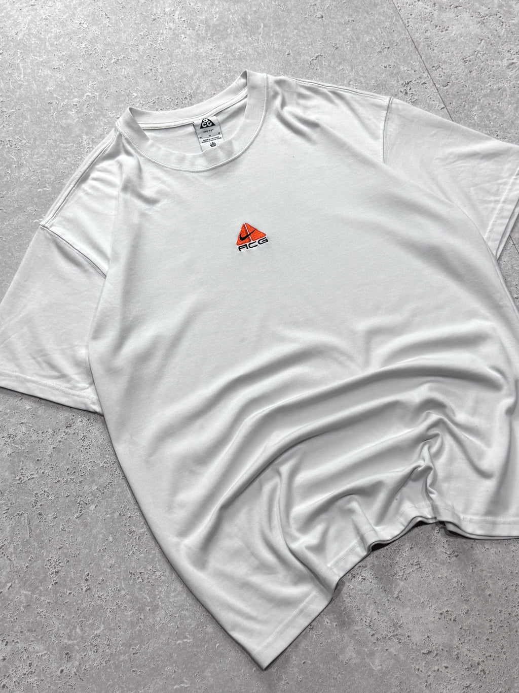 Nike ACG Embroidered Tee (L)