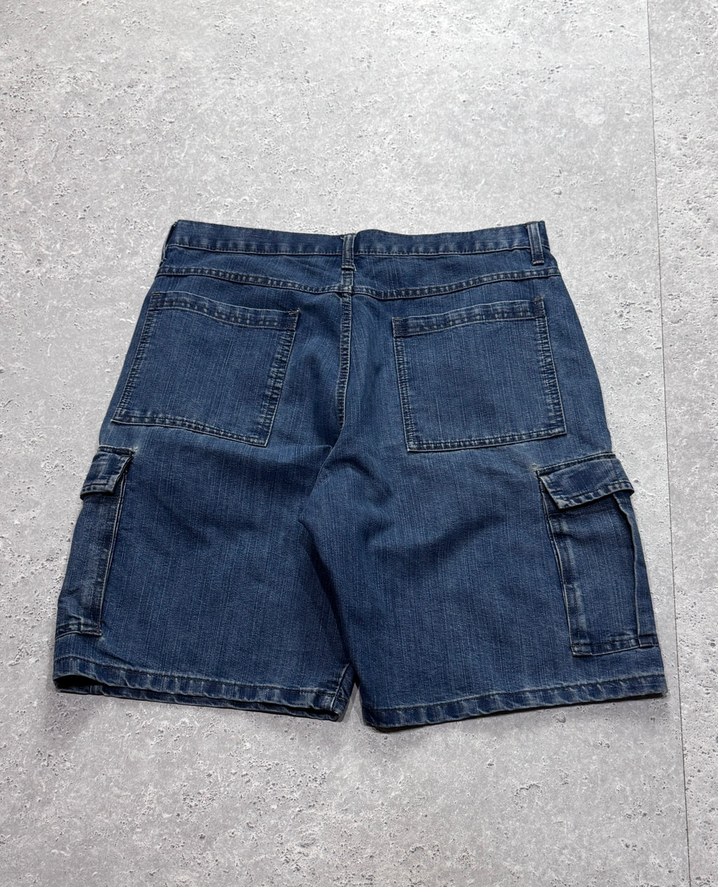 Vintage Wrangler Denim Cargo Shorts (32”)