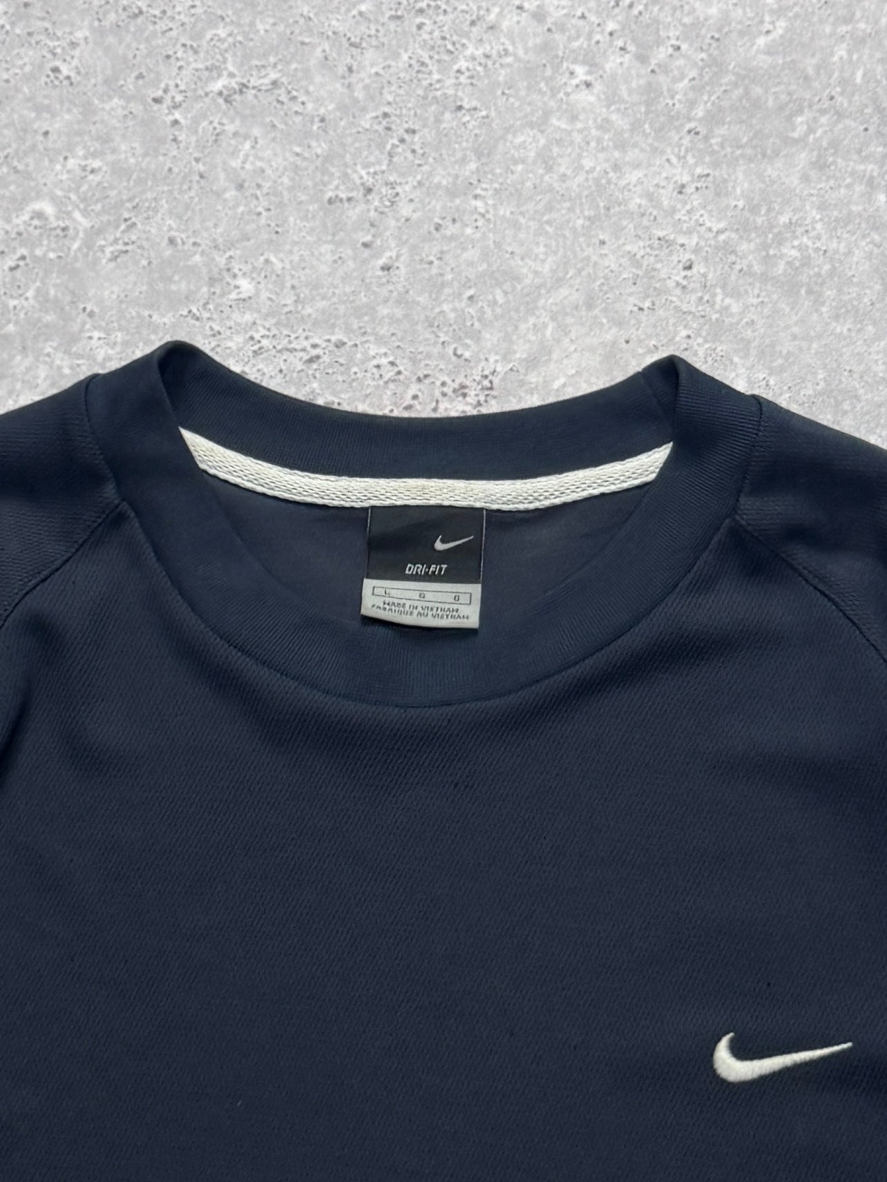 Vintage 2000s Nike Essential Training Tee (L)