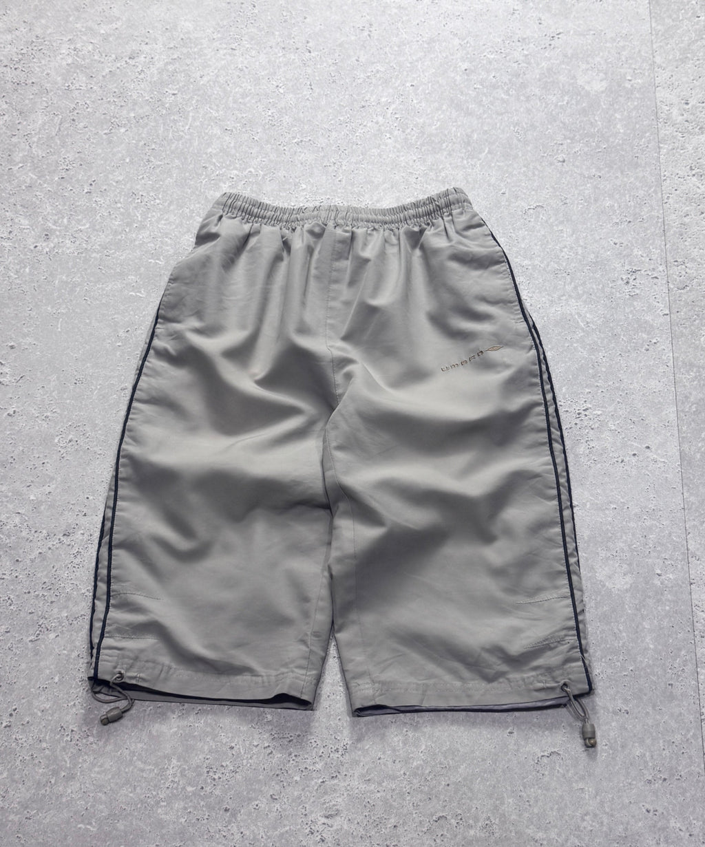 Vintage 2000s Umbro Adjustable 3/4 Track Shorts (XS)