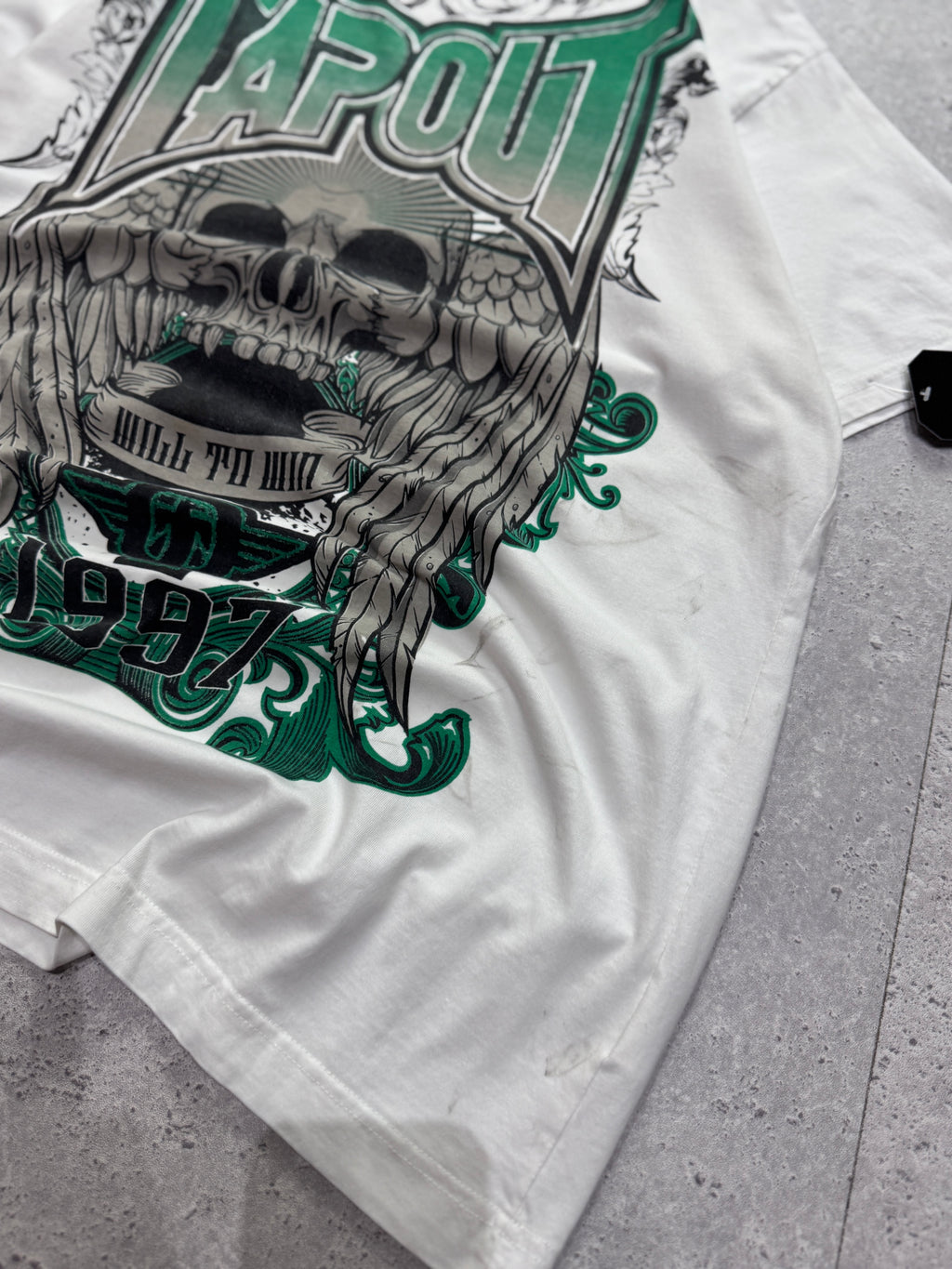Vintage Y2K Tapout Tee (L)
